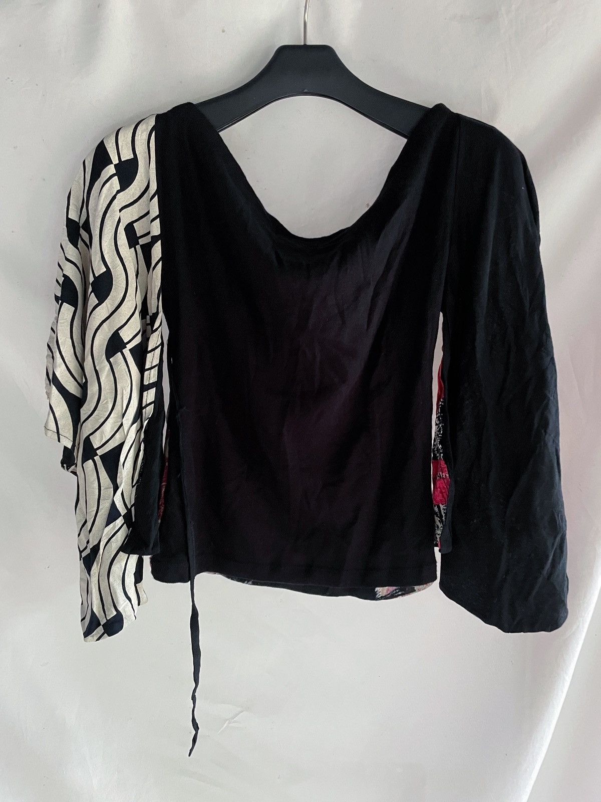 Custo Barcelona CUSTO BARCELONA ARCHIVE CROP STYLE LONG SLEEVE Size S / US 4 / IT 40 - 2 Thumbnail