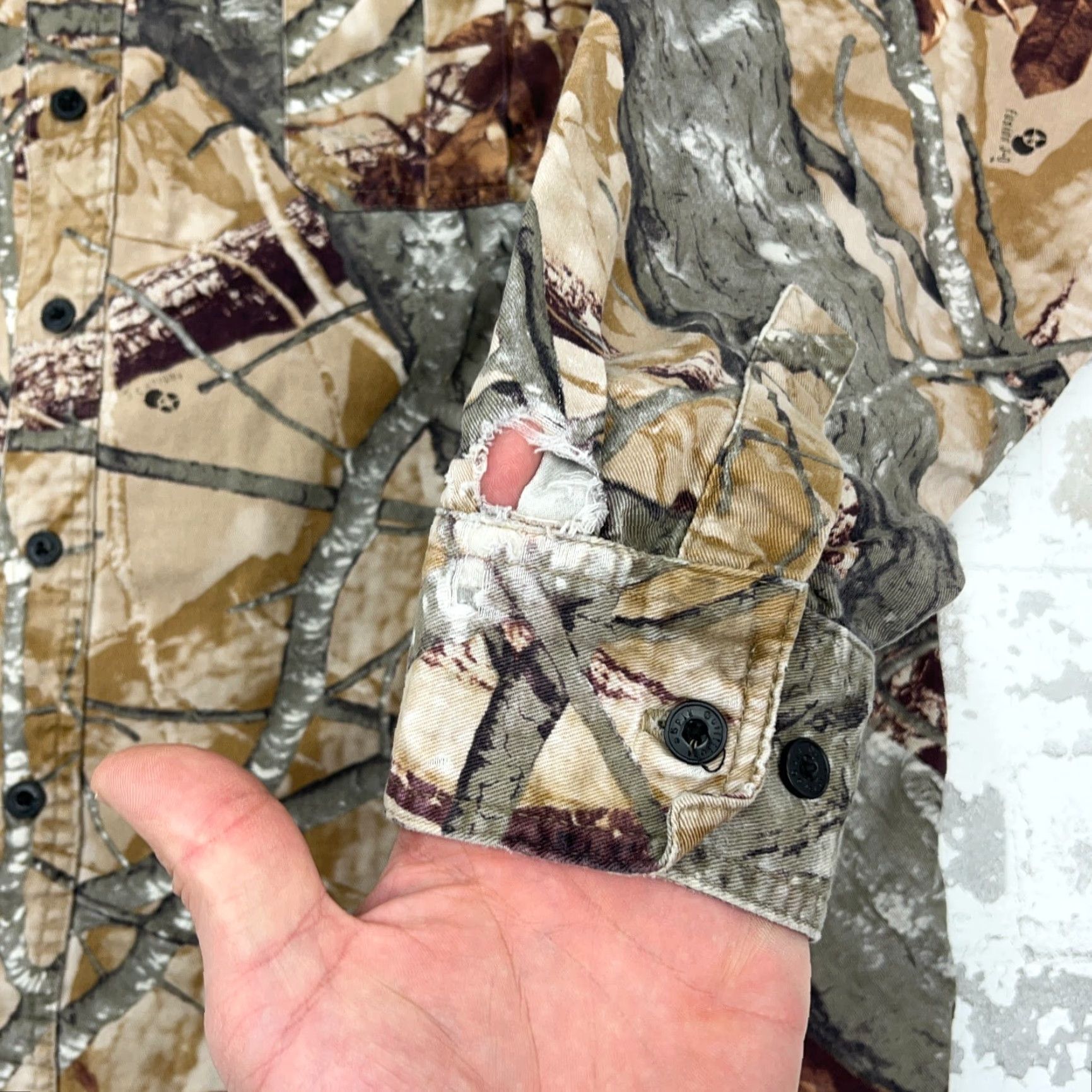 Denime VINTAGE Fusion 3D Camo Shirt Men XL Brown Button Up Twill Denim Woods Leaf VTG Y2K * Size US XL / EU 56 / 4 - 4 Thumbnail