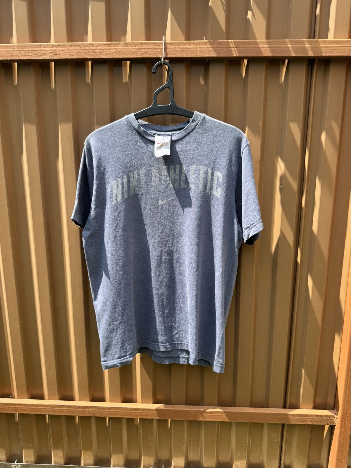 Other Vintage Nike Y2k Distressed Tee Size US S / EU 44-46 / 1 - 1 Thumbnail