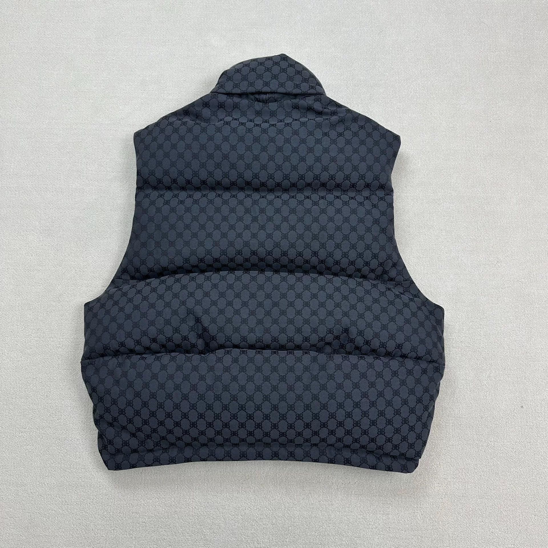 Balenciaga balenciaga gucci logo cotton vest size 36 Size US L / EU 52-54 / 3 - 2 Thumbnail