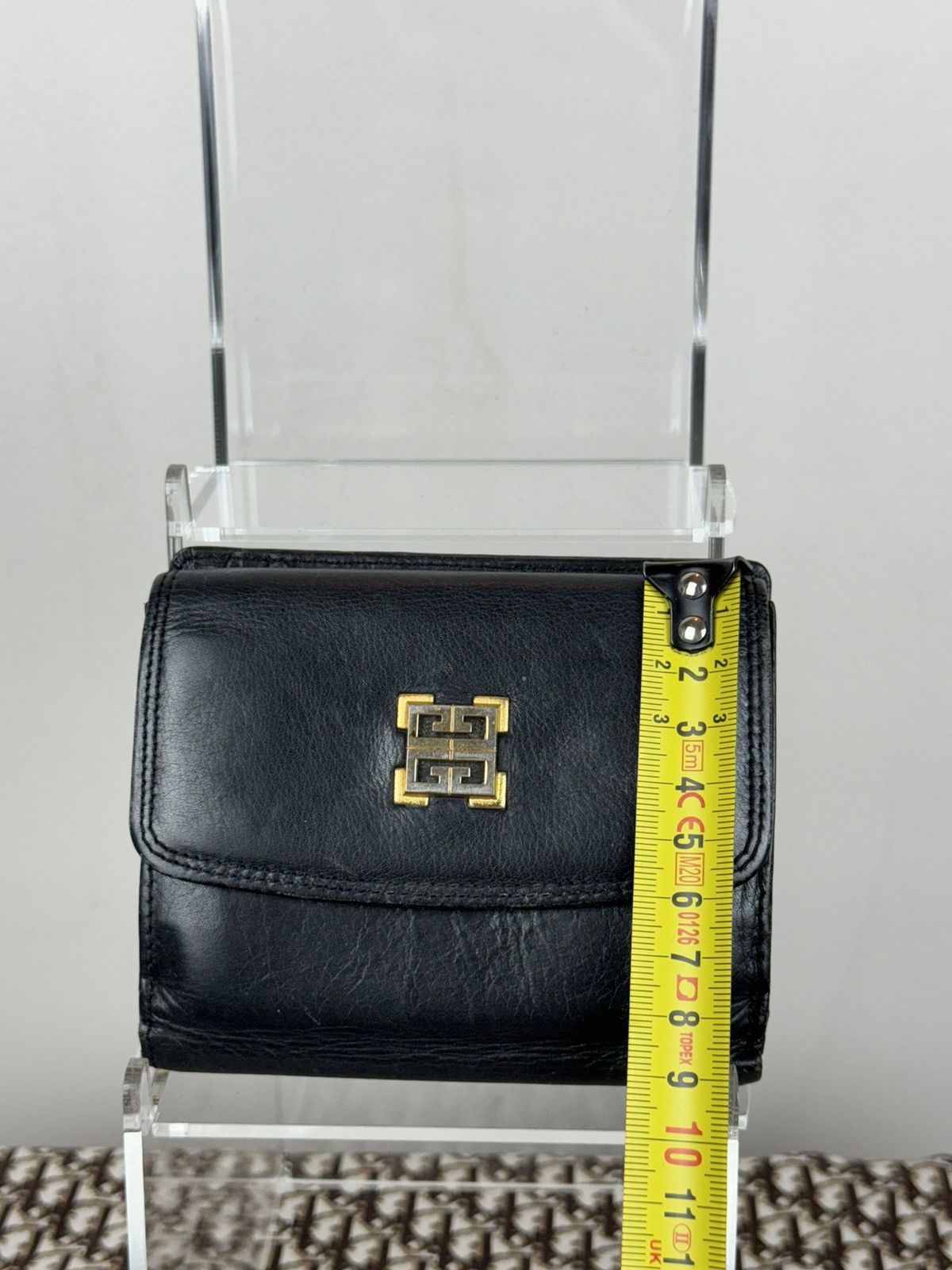 Givenchy Rare leather wallet Givenchy original luxury item Size ONE SIZE - 5 Thumbnail