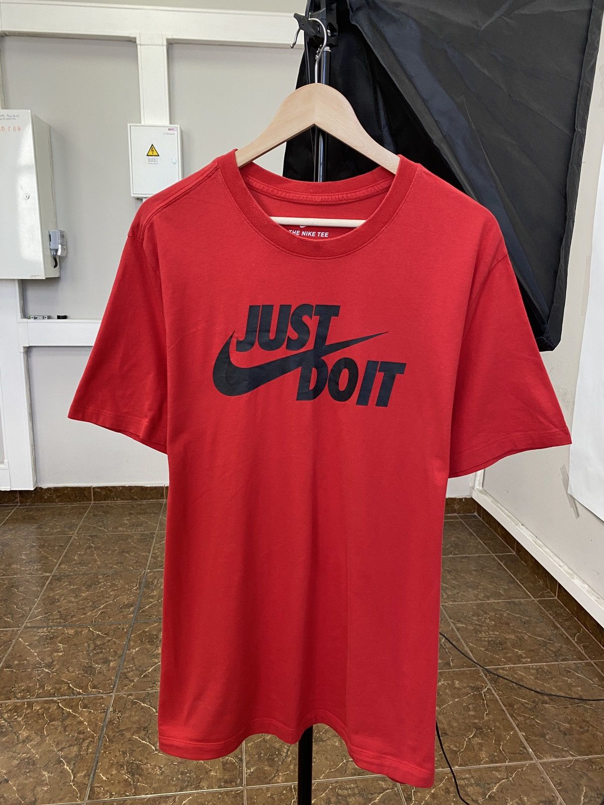 Nike 🇺🇸 Nike SB Center Swoosh T-Shirt Rare Retro Y2K Hype Size US XXL / EU 58 / 5 - 1 Thumbnail