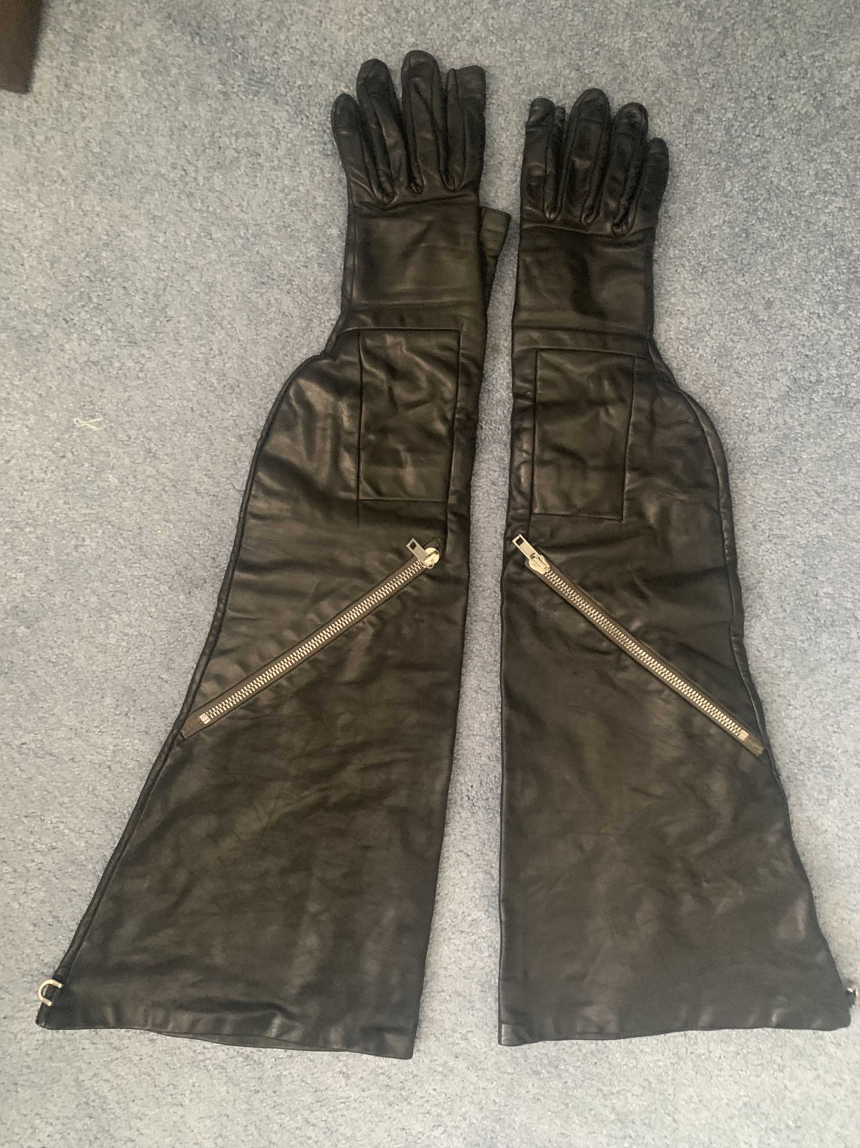 Rick Owens Rick Owens Strobe FW22 Gauntlets Size ONE SIZE - 1 Thumbnail
