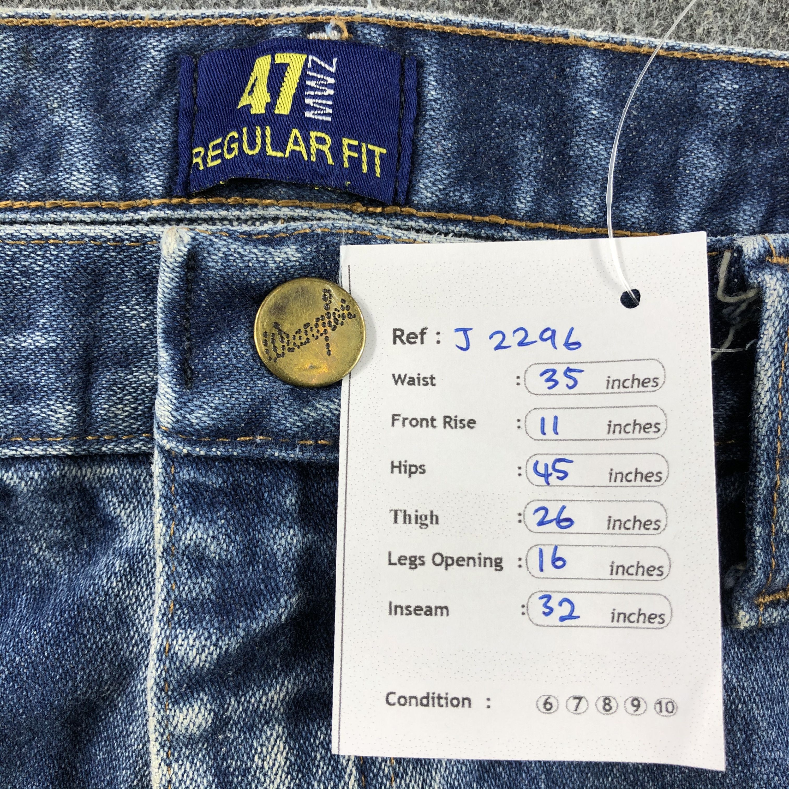 Vintage Vintage Blue Wash Wrangler Jeans-J2296 Size US 35 - 10 Thumbnail