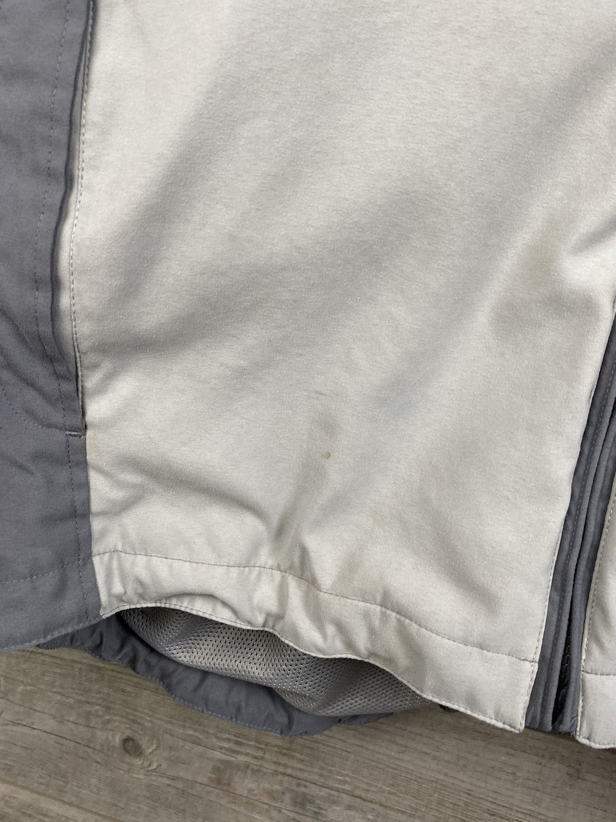 Nike Vintage Nike windbreaker with drawstring Y2K Gorpcore style Size US M / EU 48-50 / 2 - 13 Thumbnail