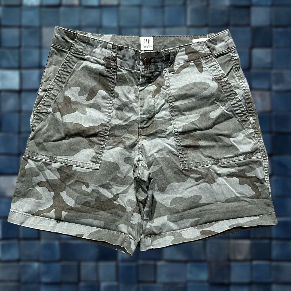 Gap Gap Shorts Womens 4 Green Camouflage Utility Short EUC Womens Regular Small? Size 27" / US 4 / IT 40 - 1 Thumbnail