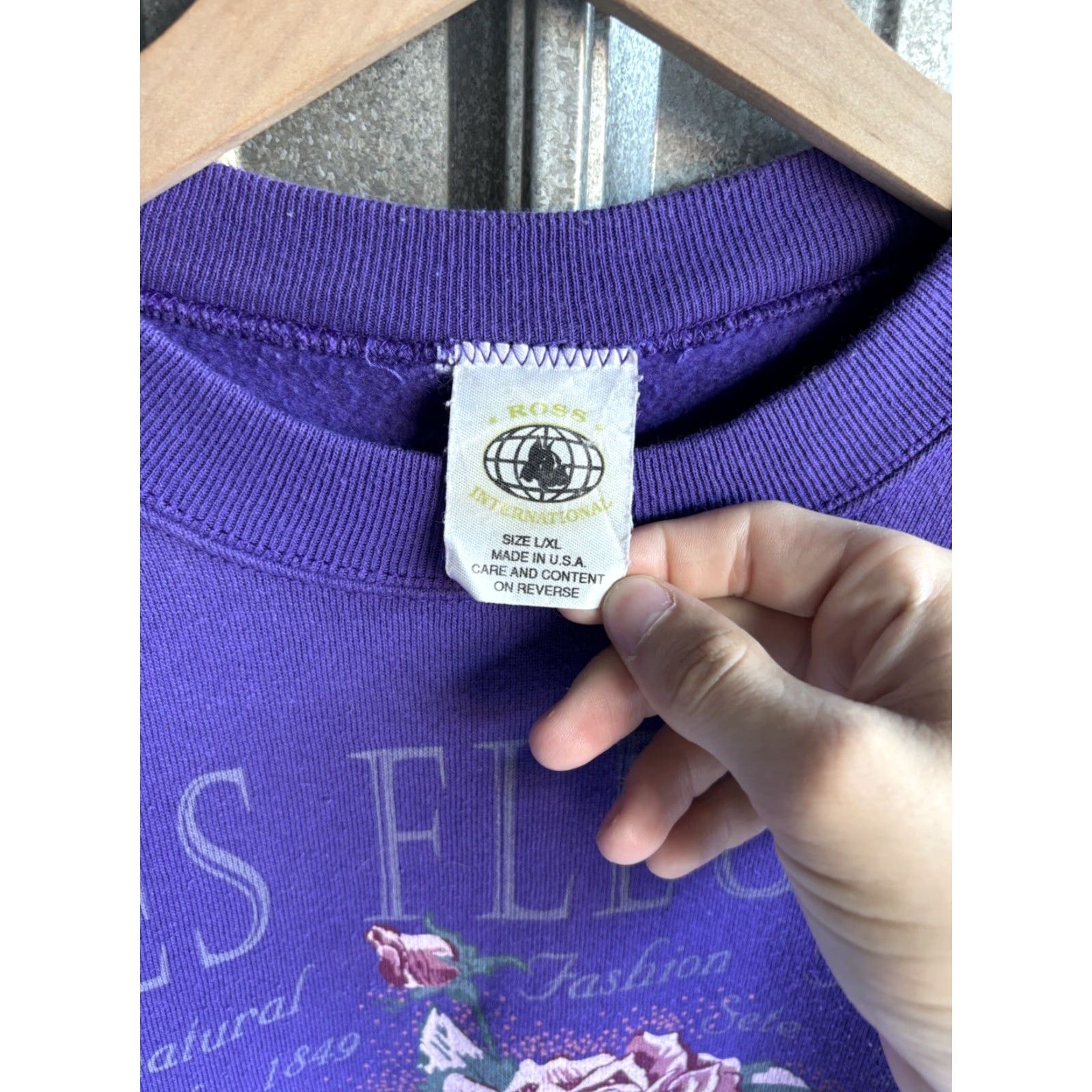 Vintage VINTAGE Flower Sweatshirt XL Women Purple 100% Cotton Fleece Pullover Crew Neck Floral Paris Activewear All Seasons Breathing Size XL / US 12-14 / IT 48-50 - 4 Thumbnail