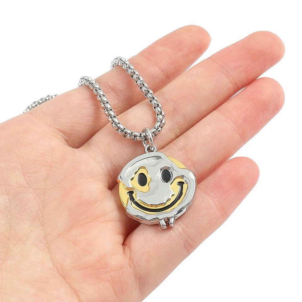 Jewelry Smile Mood Face Pendant Necklace Size ONE SIZE - 1 Thumbnail