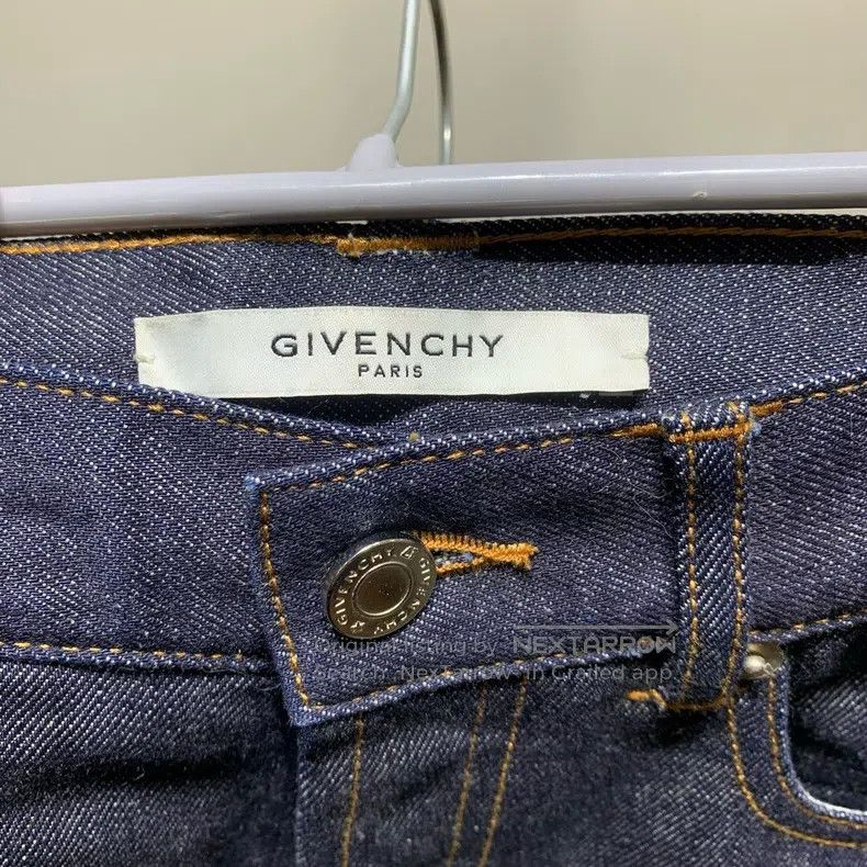 Givenchy Givenchy Straight Leg Embroidered Casual Denim Trousers Size US 30 / EU 46 - 2 Thumbnail