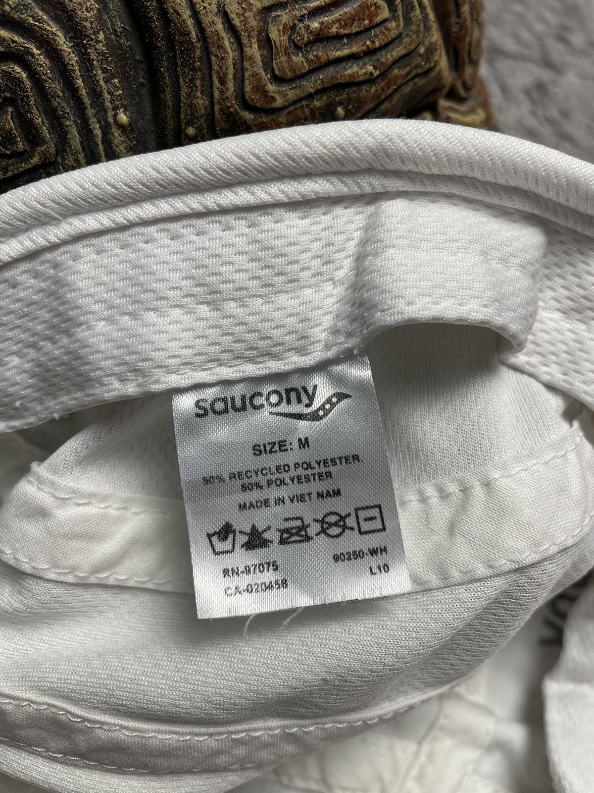 Saucony × Vintage Vintage Saucony White reflective cap hat y2k Size ONE SIZE - 8 Thumbnail