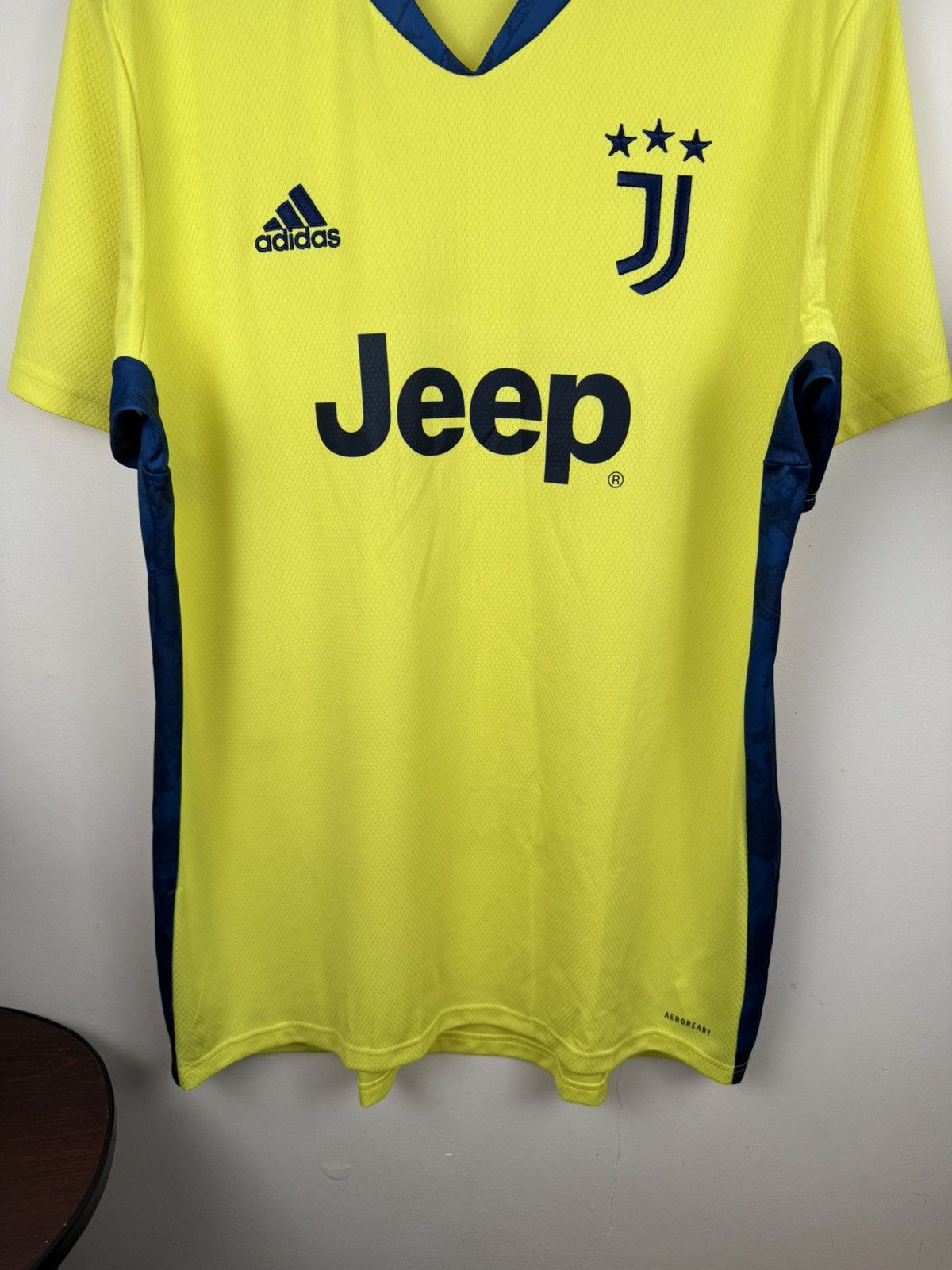 Adidas Juventus 2020 Home GK Goalkeeper football Shirt Jersey XL Size US XL / EU 56 / 4 - 8 Thumbnail