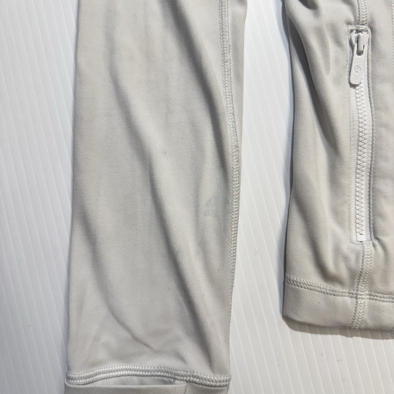 Lululemon Lululemon Women’s Define Cropped Bone Jacket *LW3HJFS Sz 4 Size S / US 4 / IT 40 - 2 Thumbnail