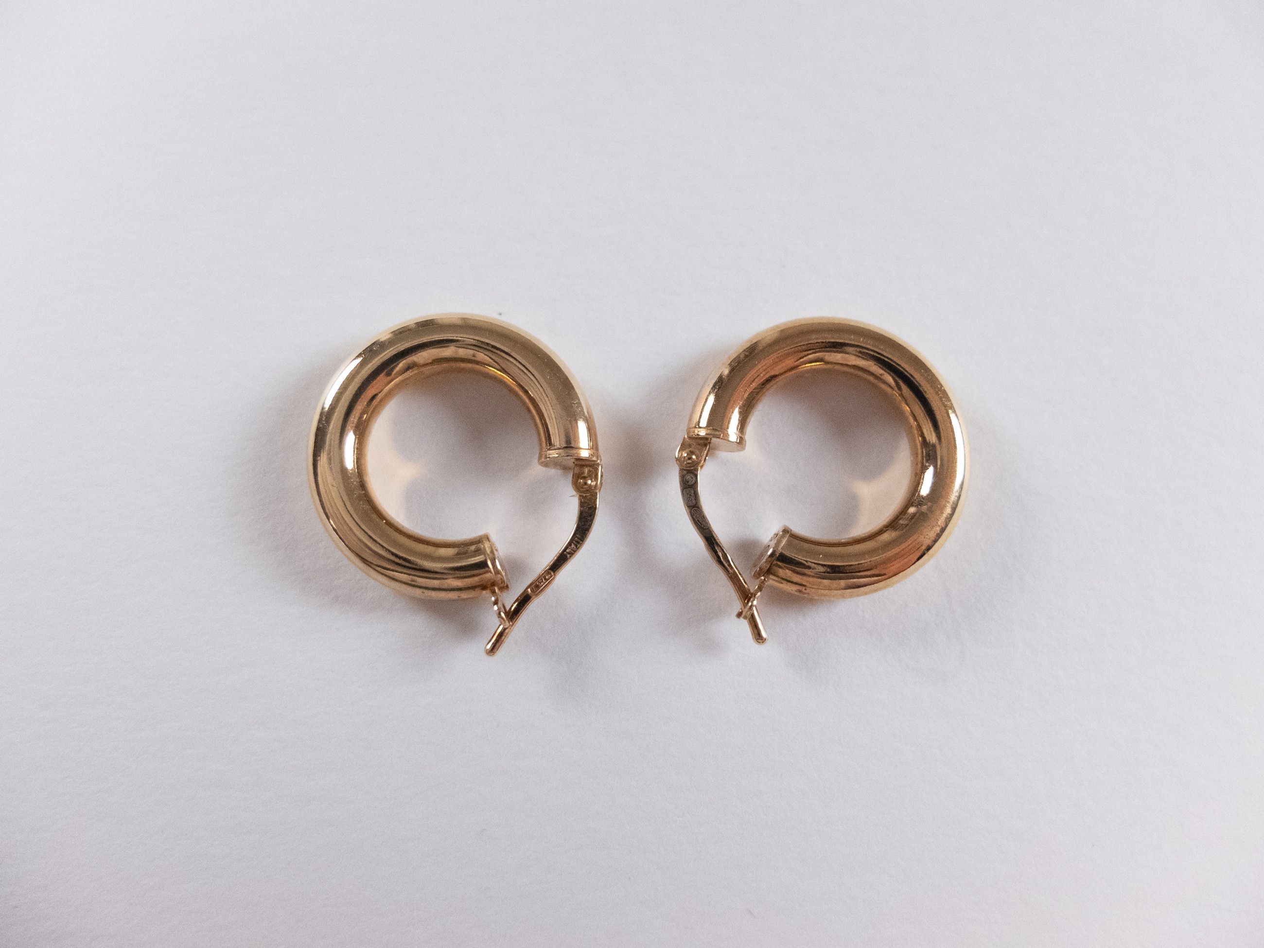 BOTTEGA VENETA Essentials gold plated silver hoop earrings q