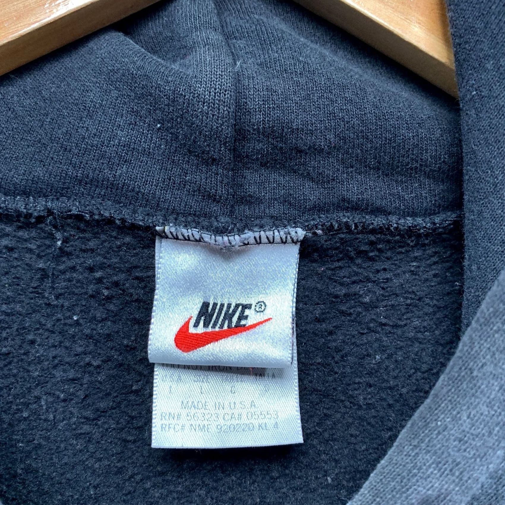 Nike VINTAGE Nike Hoodie Sweatshirt Men L Black Center Swoosh Essential 90s Theme Mens Size US L / EU 52-54 / 3 - 3 Thumbnail