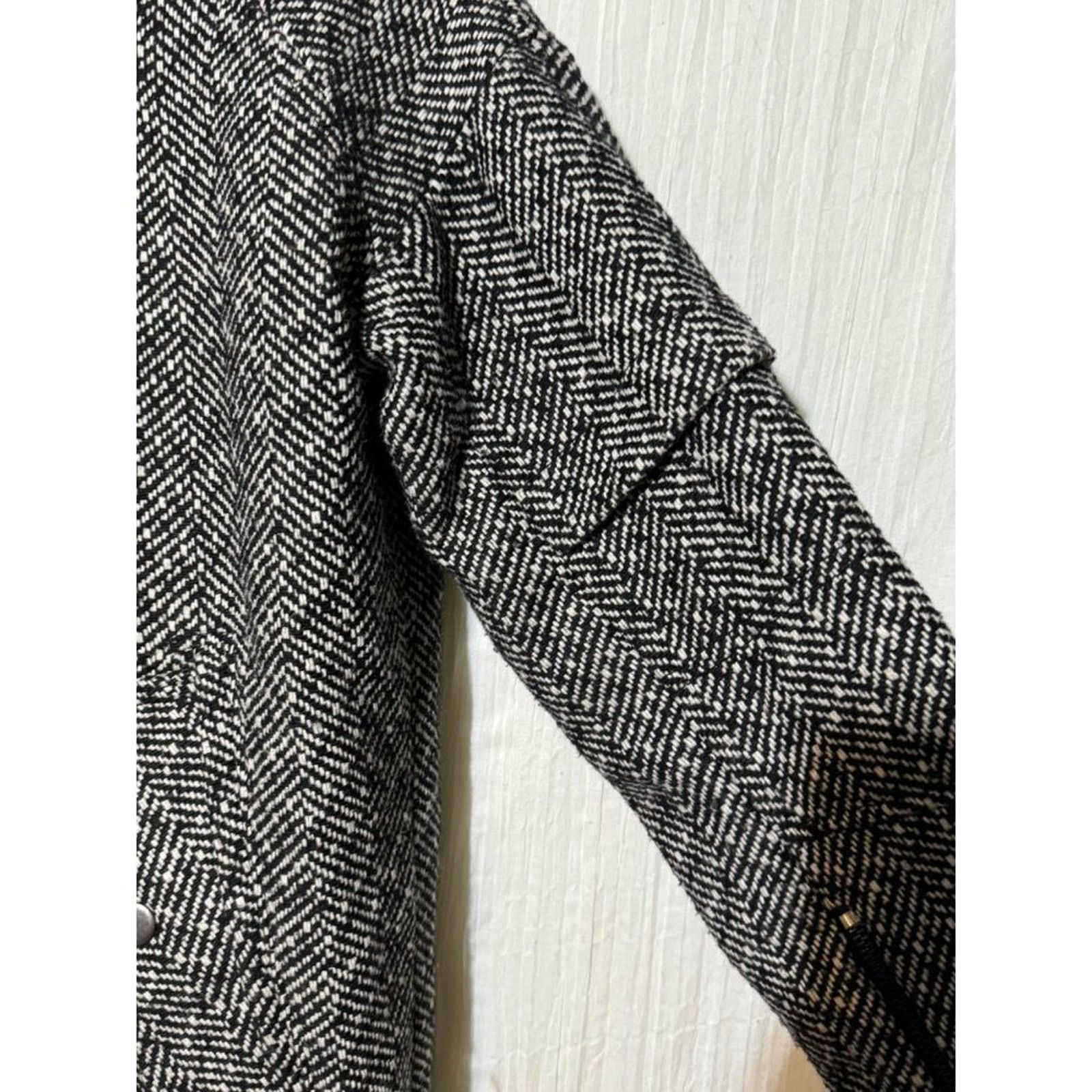 Victoria's Secret Victoria’s Secret · Small · Tweed Winter Jacket · Tailored Size 26" / US 2 / IT 38 - 5 Thumbnail