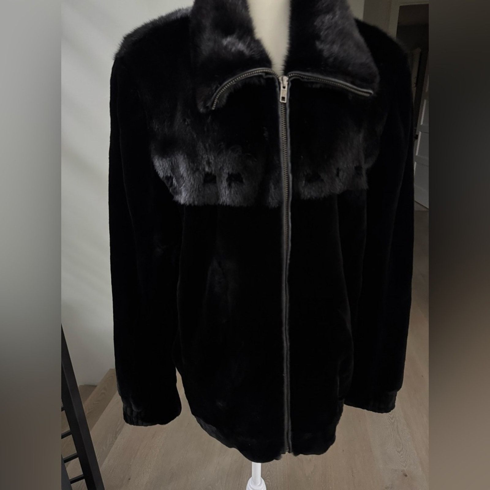 Other Brand new Men’s Mink Jacket size M Size US M / EU 48-50 / 2 - 12 Thumbnail
