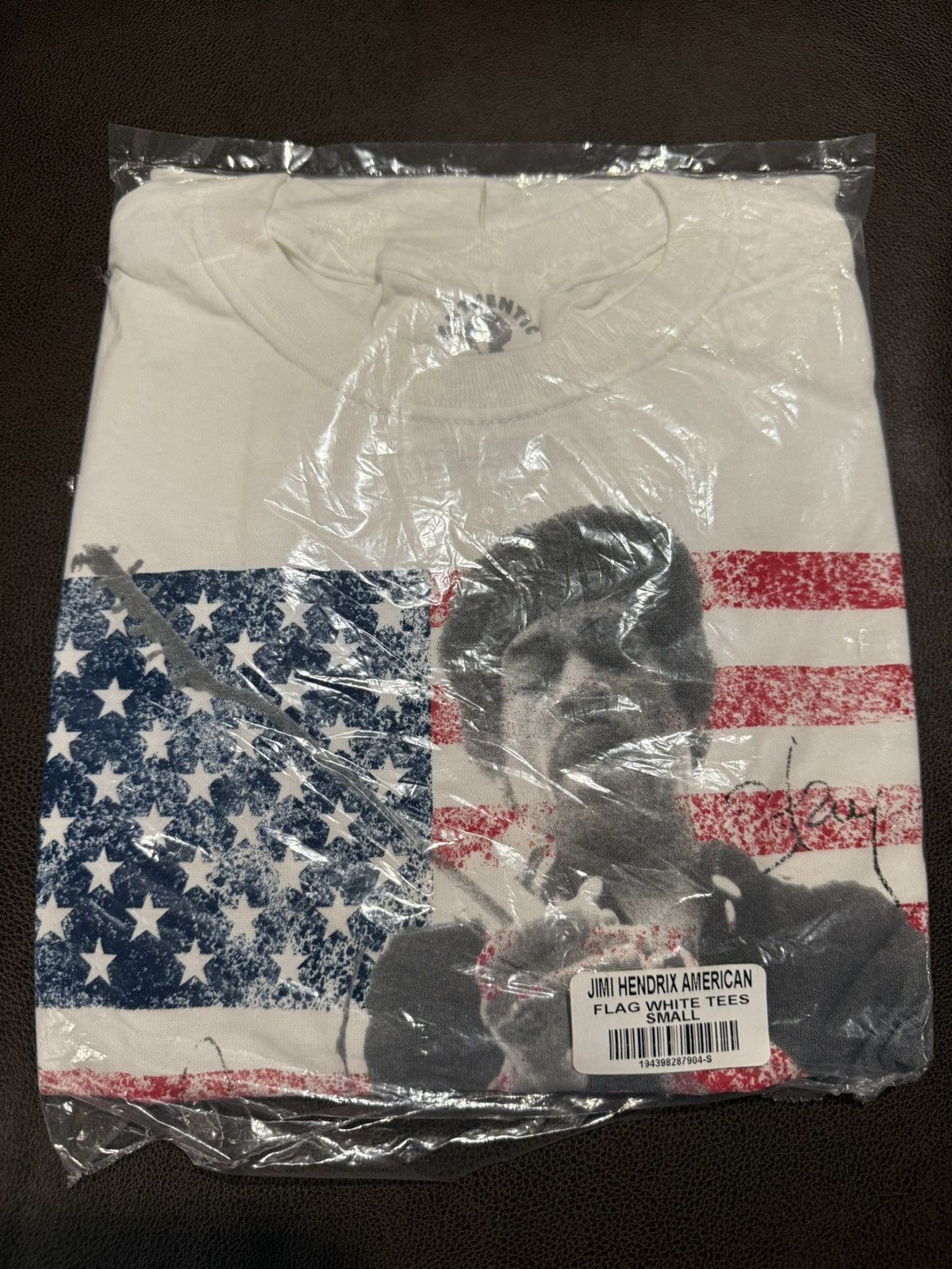 Jimi Hendrix Jimi Hendrix “stay free” s/s tshirt, NEW small Band Tee flag Size US S / EU 44-46 / 1 - 6 Thumbnail