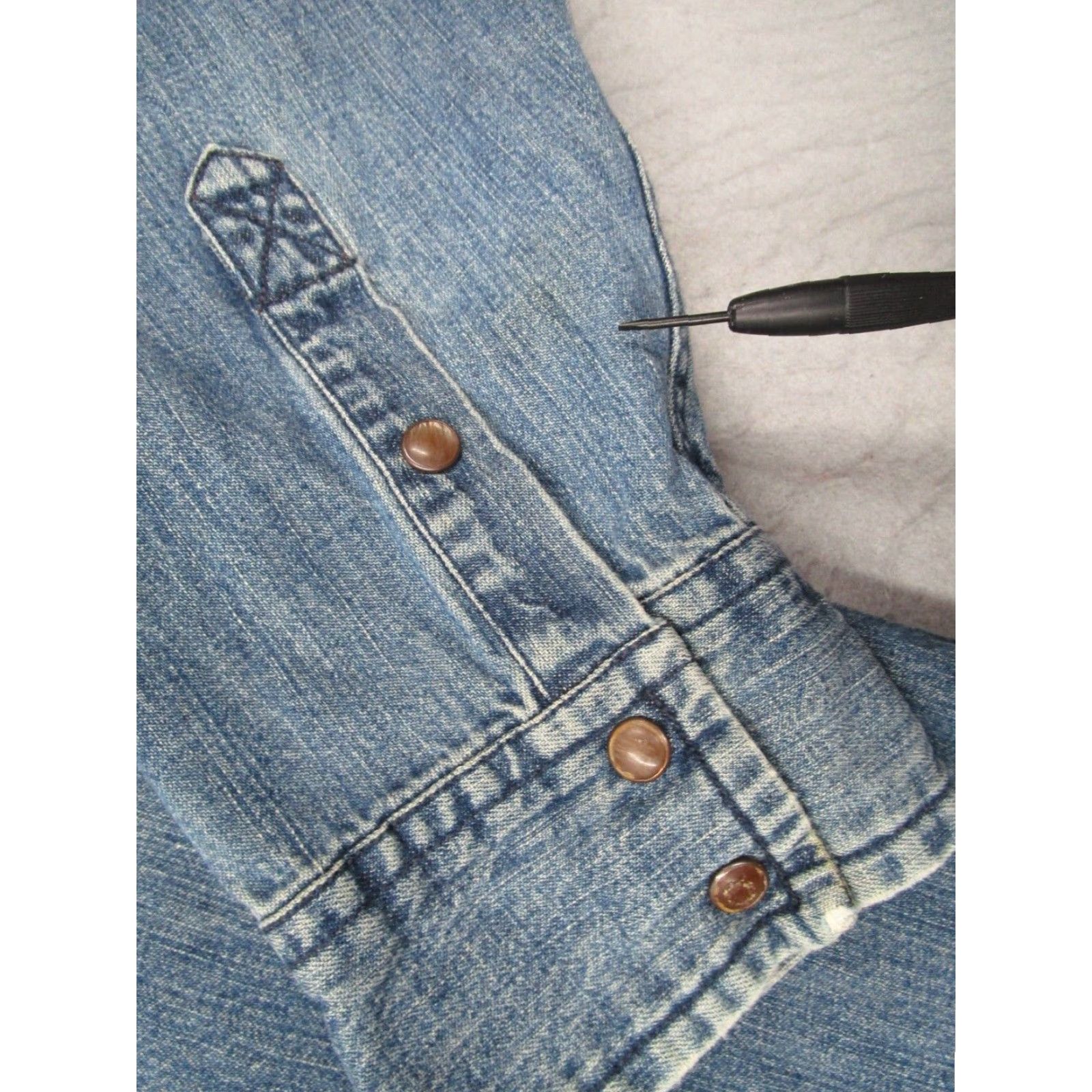 Gap Gap Mens Large Blue Denim Long Sleeve Button Up Shirt Pearl Snaps Workwear Cotton Size US L / EU 52-54 / 3 - 4 Thumbnail