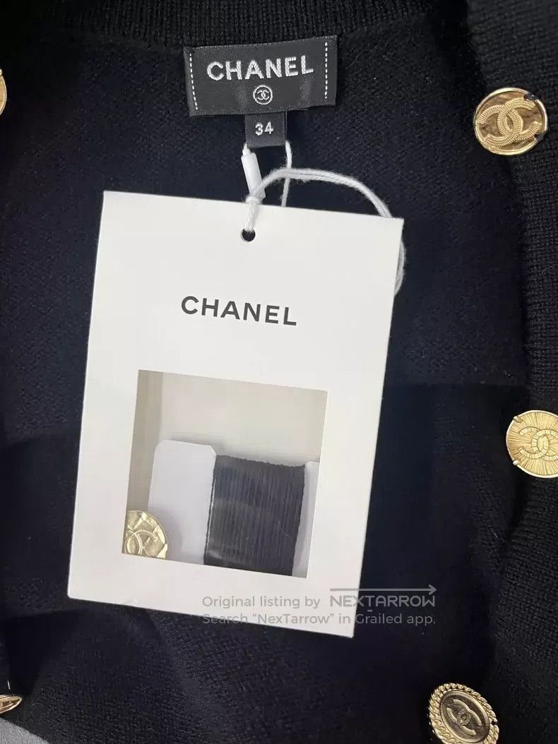 Chanel Chanel 22p black gold coin buckle cashmere cardigan coat Size XXS / US 00 / IT 34 - 3 Thumbnail