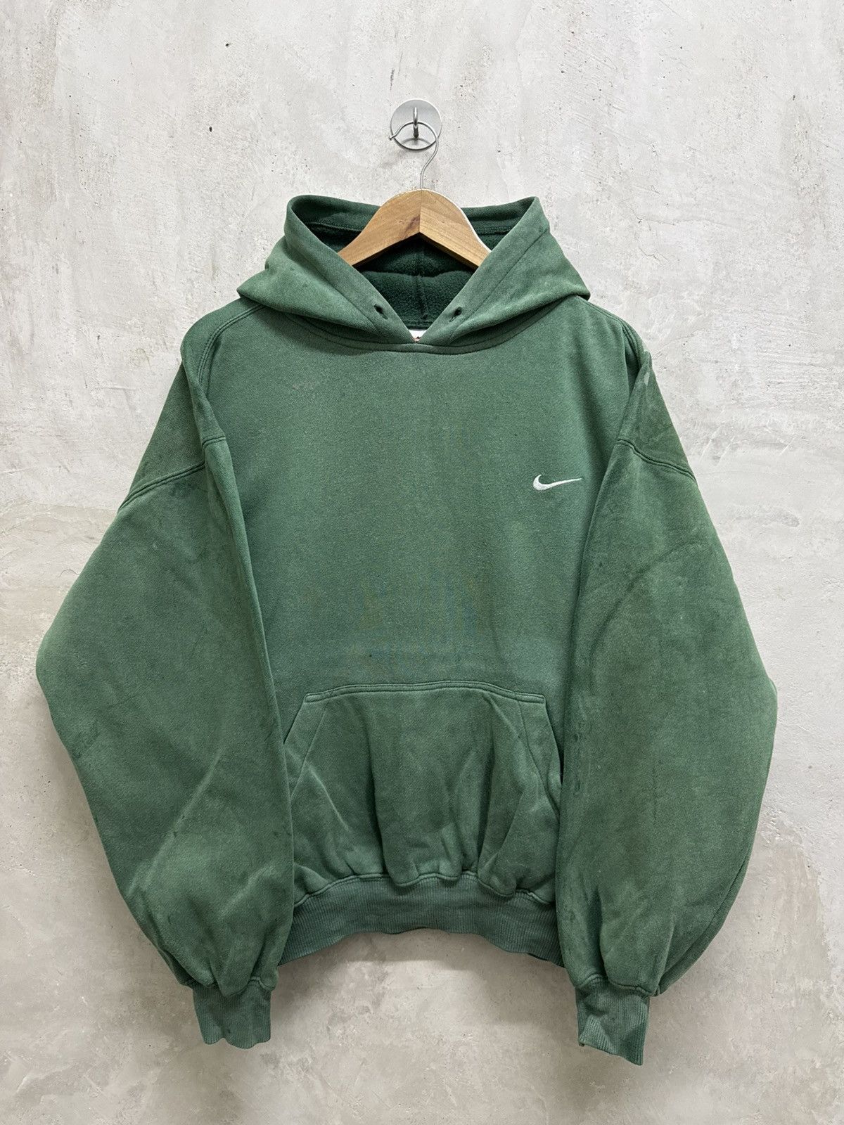 Nike Thrashed Vintage 90s Sun Faded Nike Hoodie Size US XXL / EU 58 / 5 - 1 Thumbnail