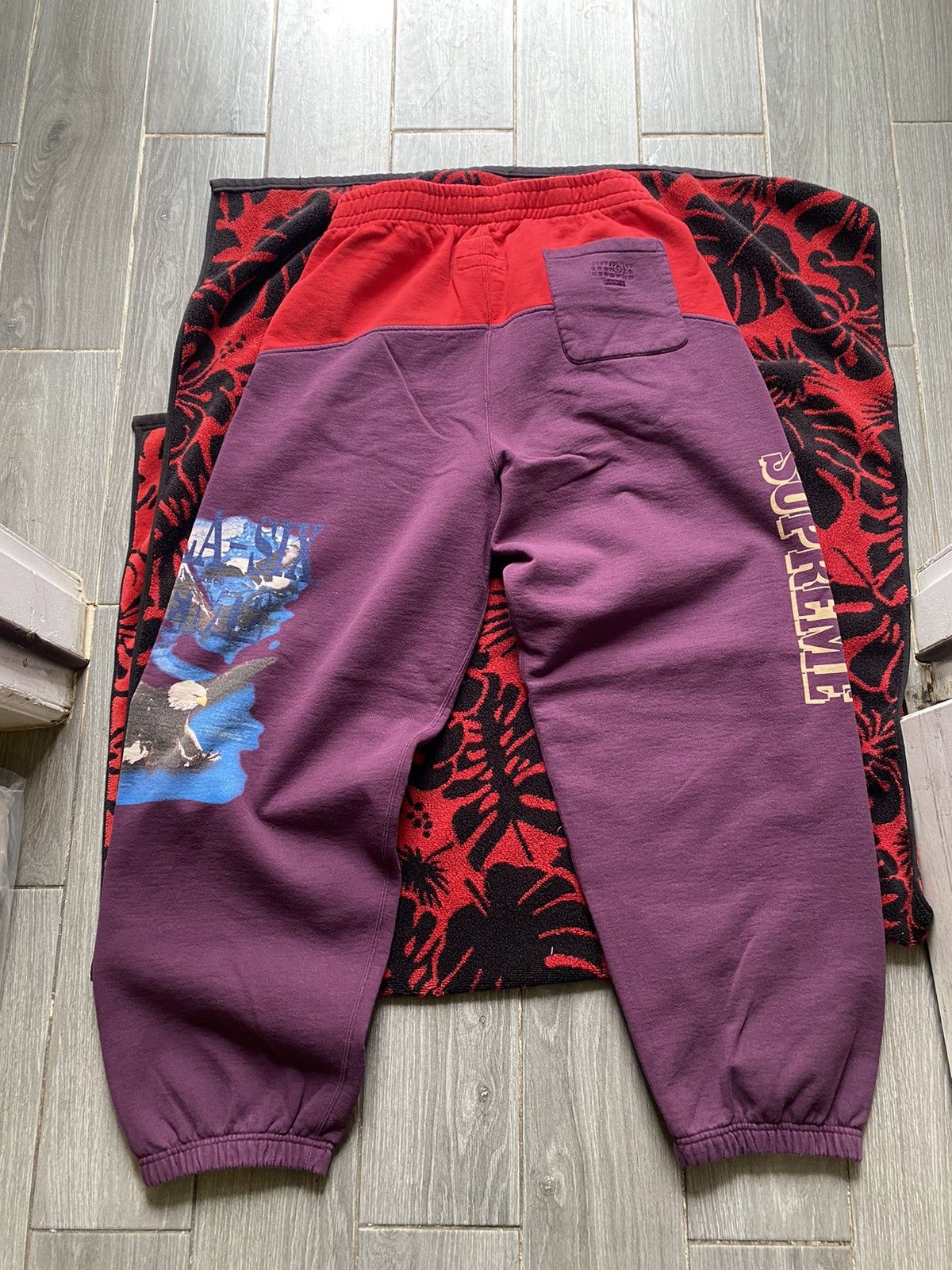 Maison Margiela × Supreme Supreme MM6 Maison Margiela Eagle Sweatpants Large Size US 34 / EU 50 - 2 Thumbnail