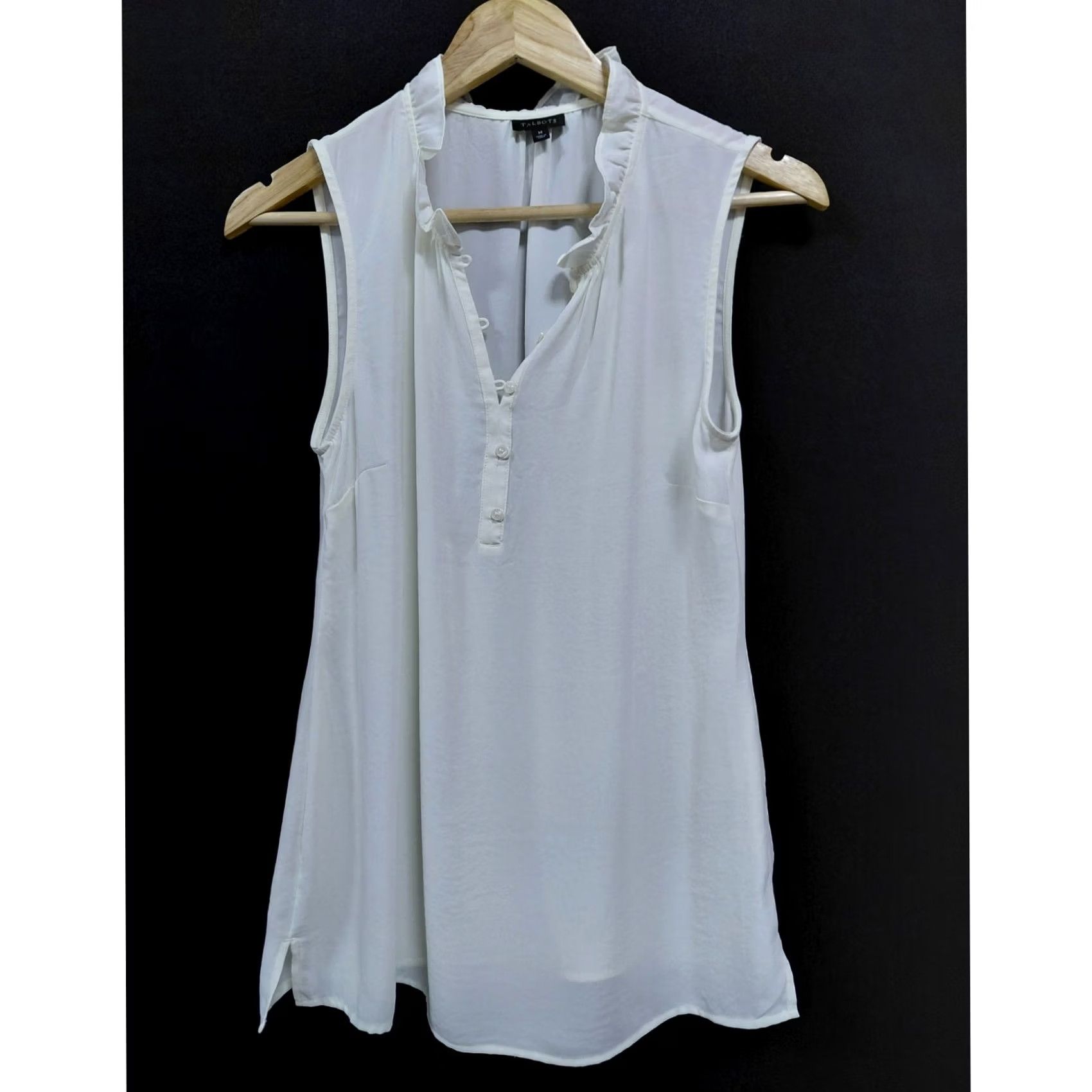 Talbots TALBOTS Sleeveless White Blouse Solid V-Neck Women M Shirt Blouse Sleeveless White Button V-Neck Casual Business Summer Spring Womens Size M Size M / US 6-8 / IT 42-44 - 2 Thumbnail