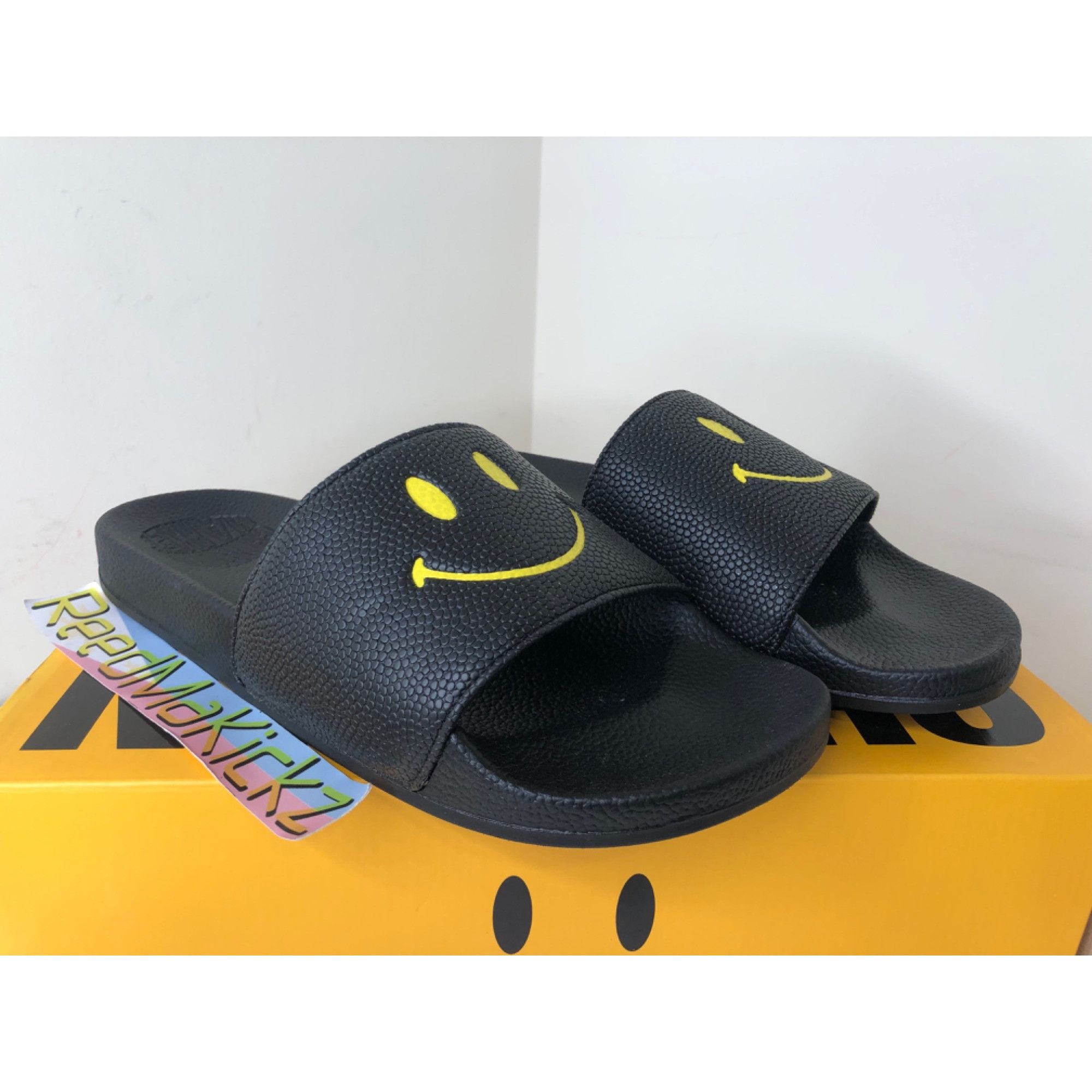 Market Chinatown Market Slides Smiley Black Yellow mens 10us Size US 10 / EU 43 - 4 Thumbnail