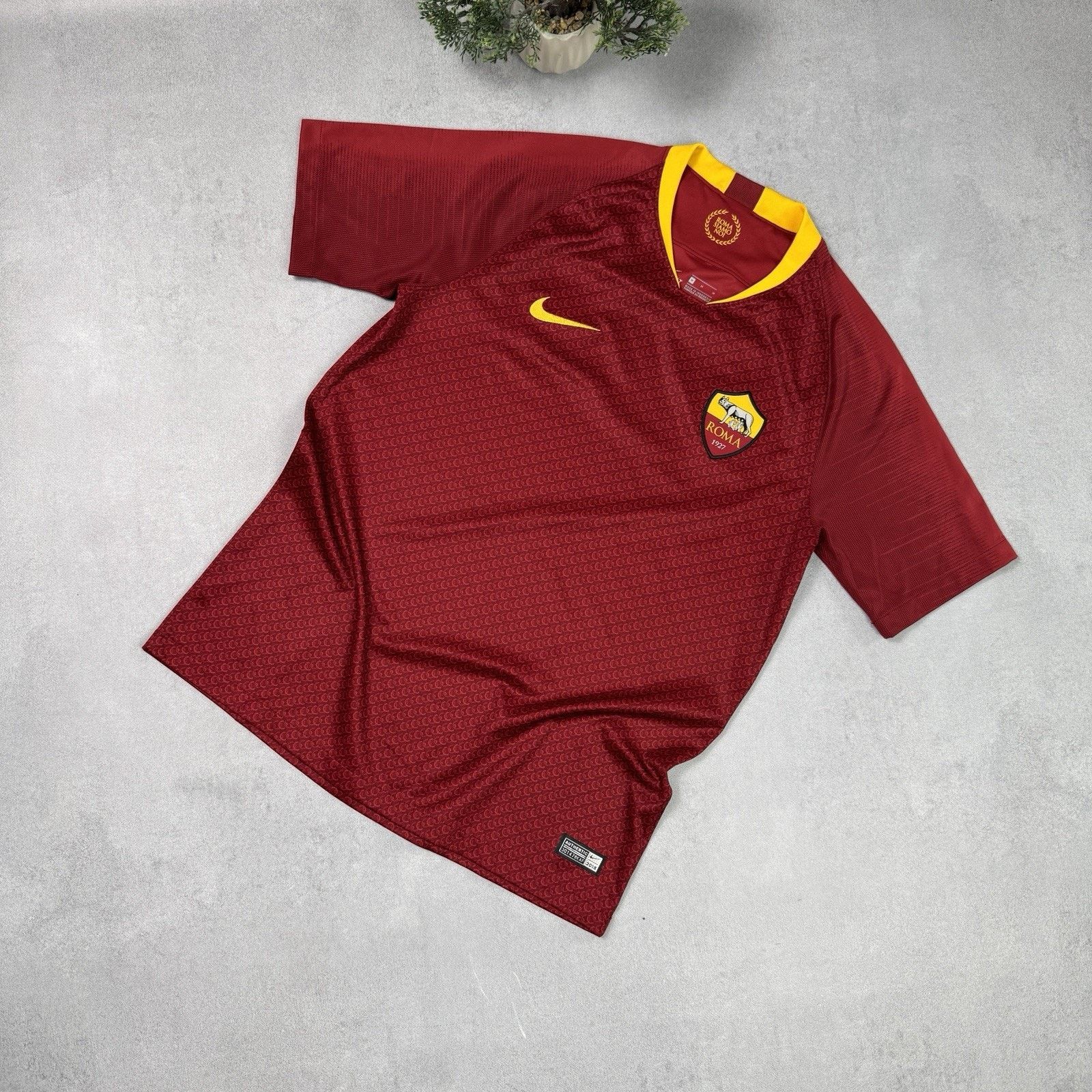 Nike ROMA 2018 2019 HOME SHIRT JERSEY KIT NIKE SIZE M Soccer Size US M / EU 48-50 / 2 - 20 Thumbnail