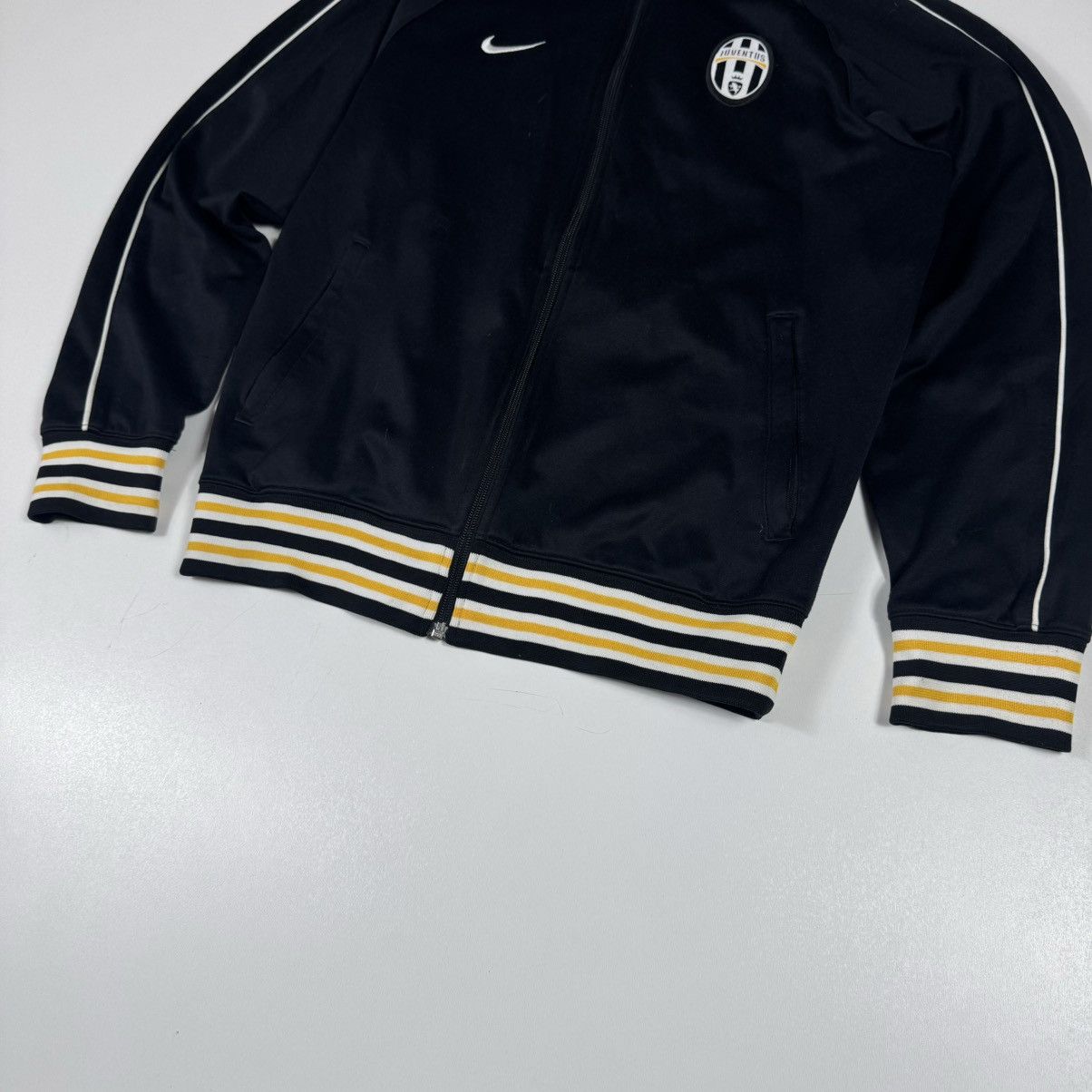 Vintage vintage 90s nike x juventus football streetwear Size US M / EU 48-50 / 2 - 3 Thumbnail