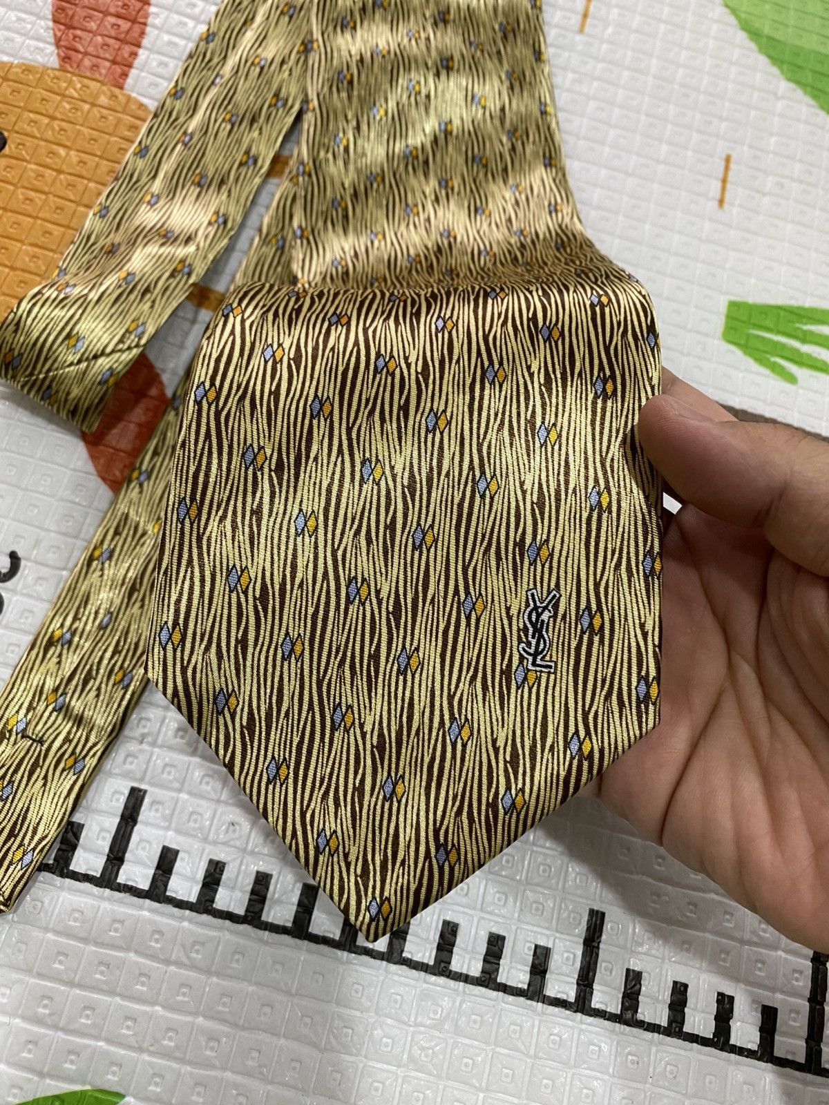 Yves Saint Laurent Vintage YSL Paris Abstract Silk Tie Made In Italy Size ONE SIZE - 2 Thumbnail