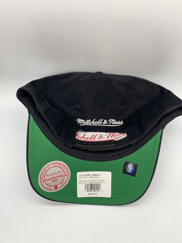 Mitchell & Ness Chicago Bulls Three Time 1993 Champions Hat Snapback Jordan Size ONE SIZE - 4 Thumbnail