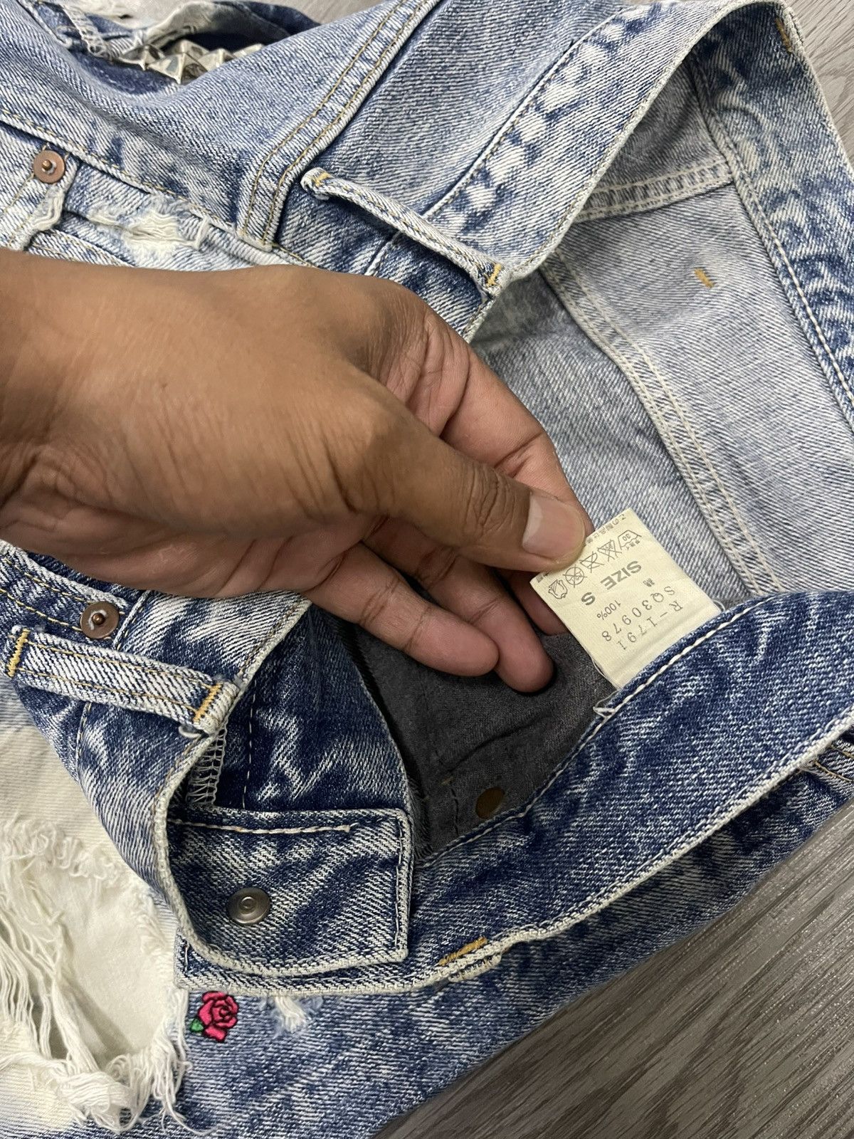 Japanese Brand RNA studded Rip distressed denim Size US 30 / EU 46 - 7 Thumbnail