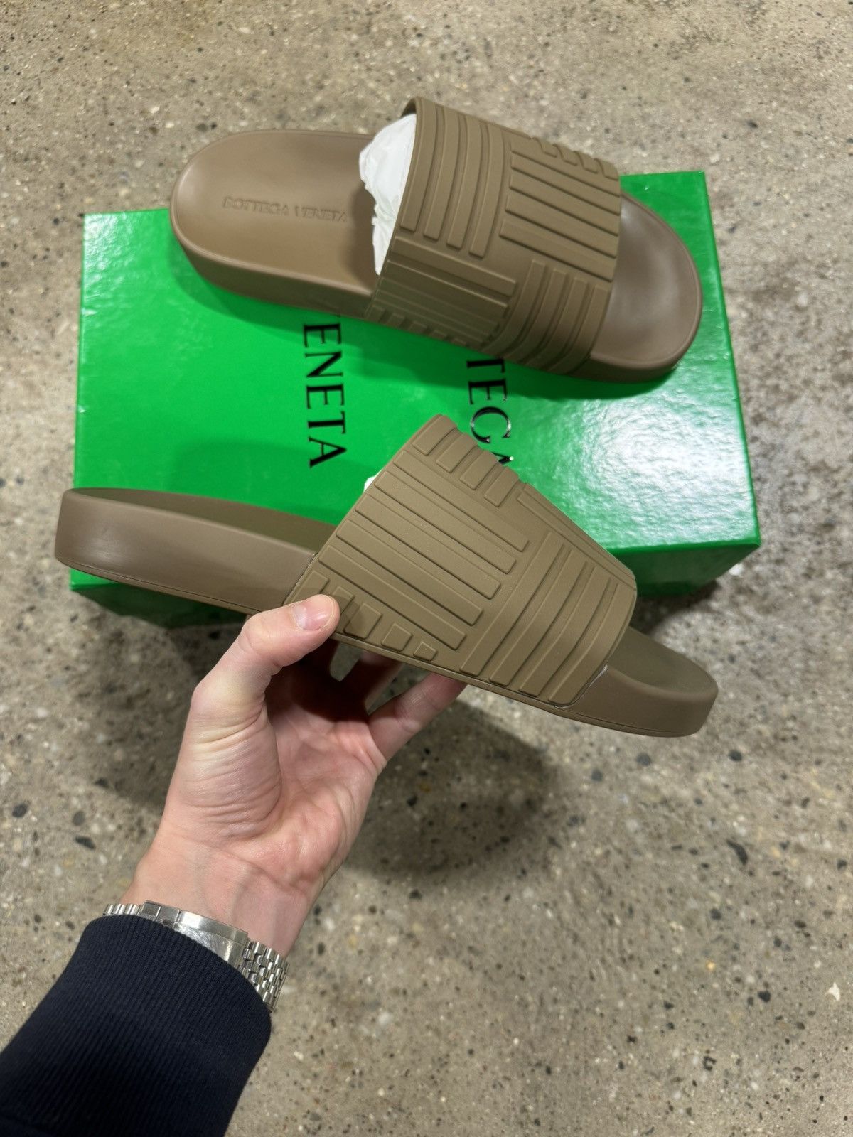 Bottega Veneta Bottega Veneta Embossed Rubber Slides NEW 550$ Size US 9 / EU 42 - 3 Thumbnail