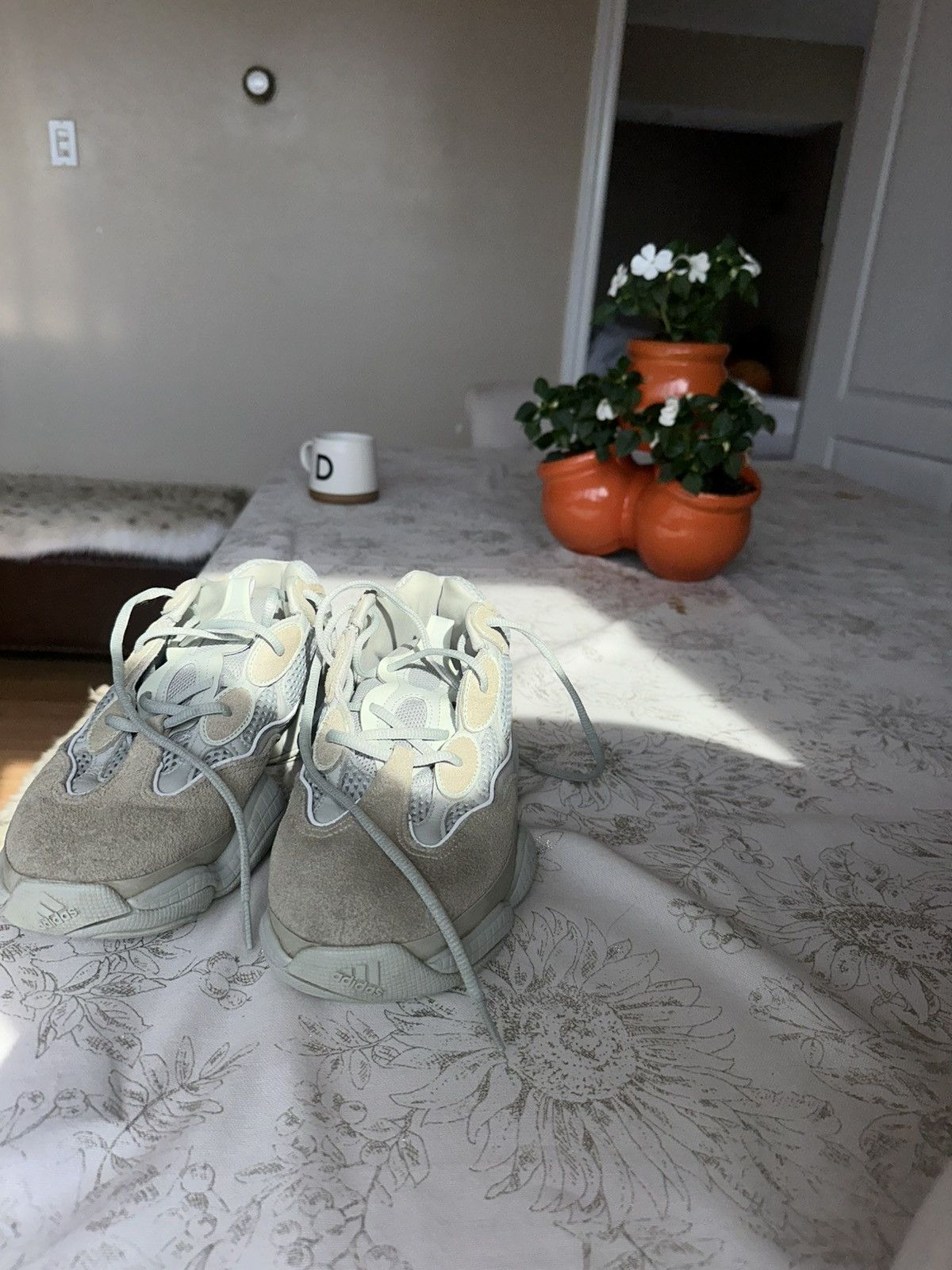Adidas × Yeezy Yeezy 500 Salt Size US 9.5 / EU 42-43 - 3 Thumbnail
