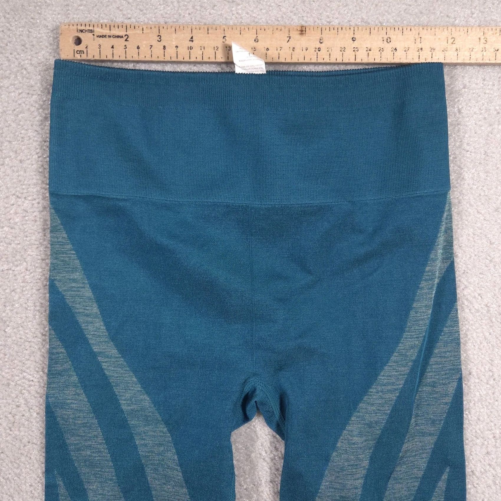 Fabletics VINTAGE Fabletics Leggings Womens S Blue Seamless High Rise Ankle Yoga Athletic Size 28" / US 6 / IT 42 - 7 Thumbnail