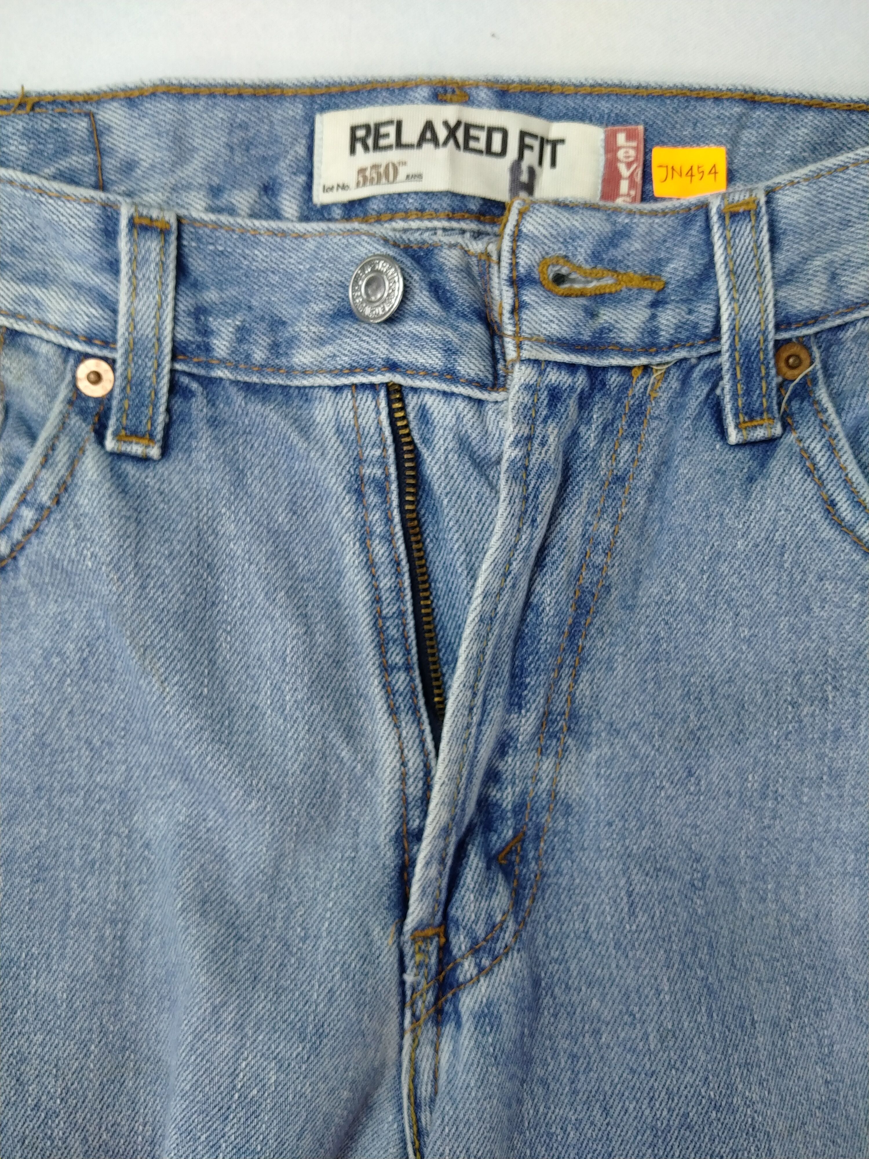 Vintage Light Wash Vintage Levi's 550 Relaxed Fit Denim -JN454 Size US 31 - 8 Thumbnail