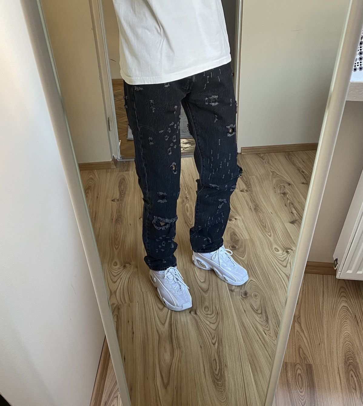 Levi's × Vintage Levi’s 501 Original Fit men’s Straight Fit Denim Jeans Size US 32 / EU 48 - 1 Thumbnail