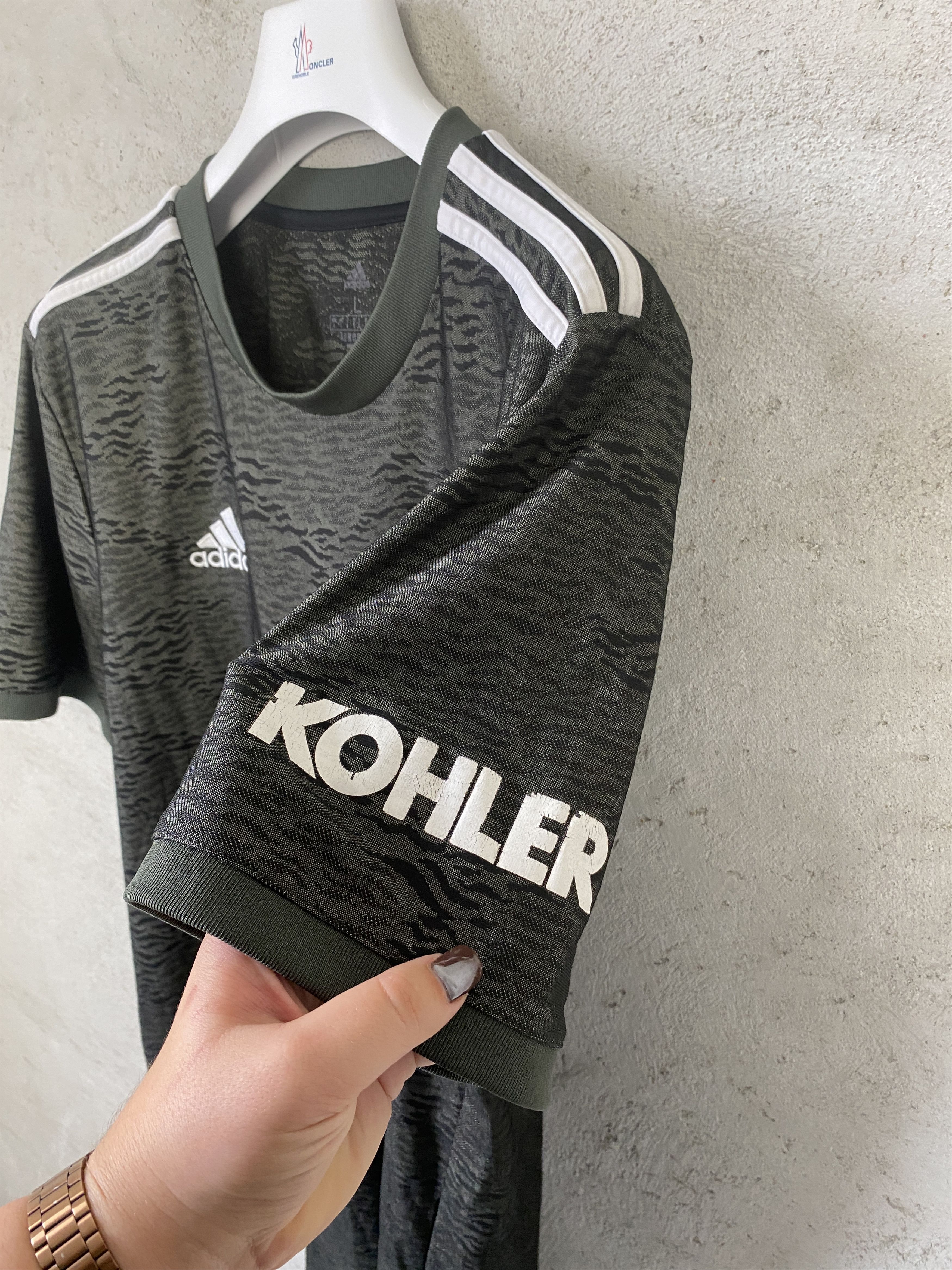 Adidas Adidas Manchester United jersey t-shirt sport soccer Size US L / EU 52-54 / 3 - 3 Thumbnail