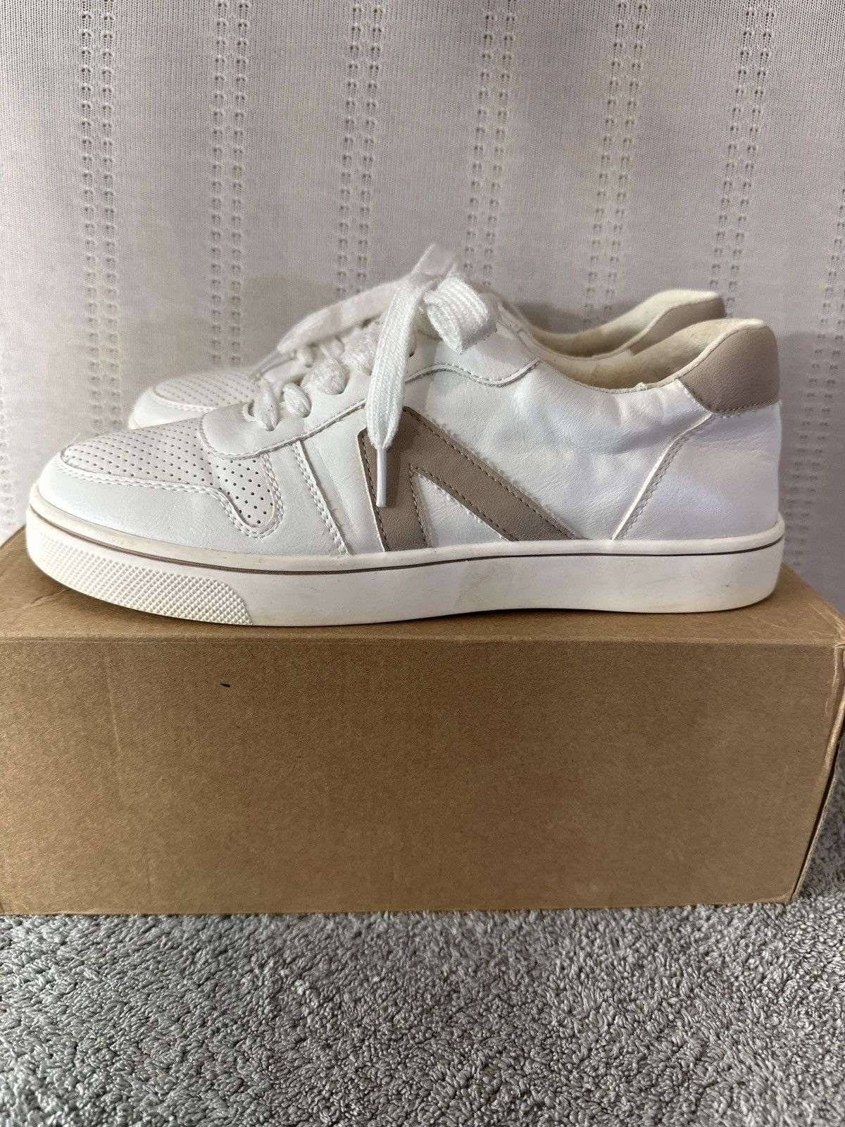 Veja MIA Womens Sneaker Shoes White/Taupe Size US 7.5 / IT 37.5 - 1 Thumbnail