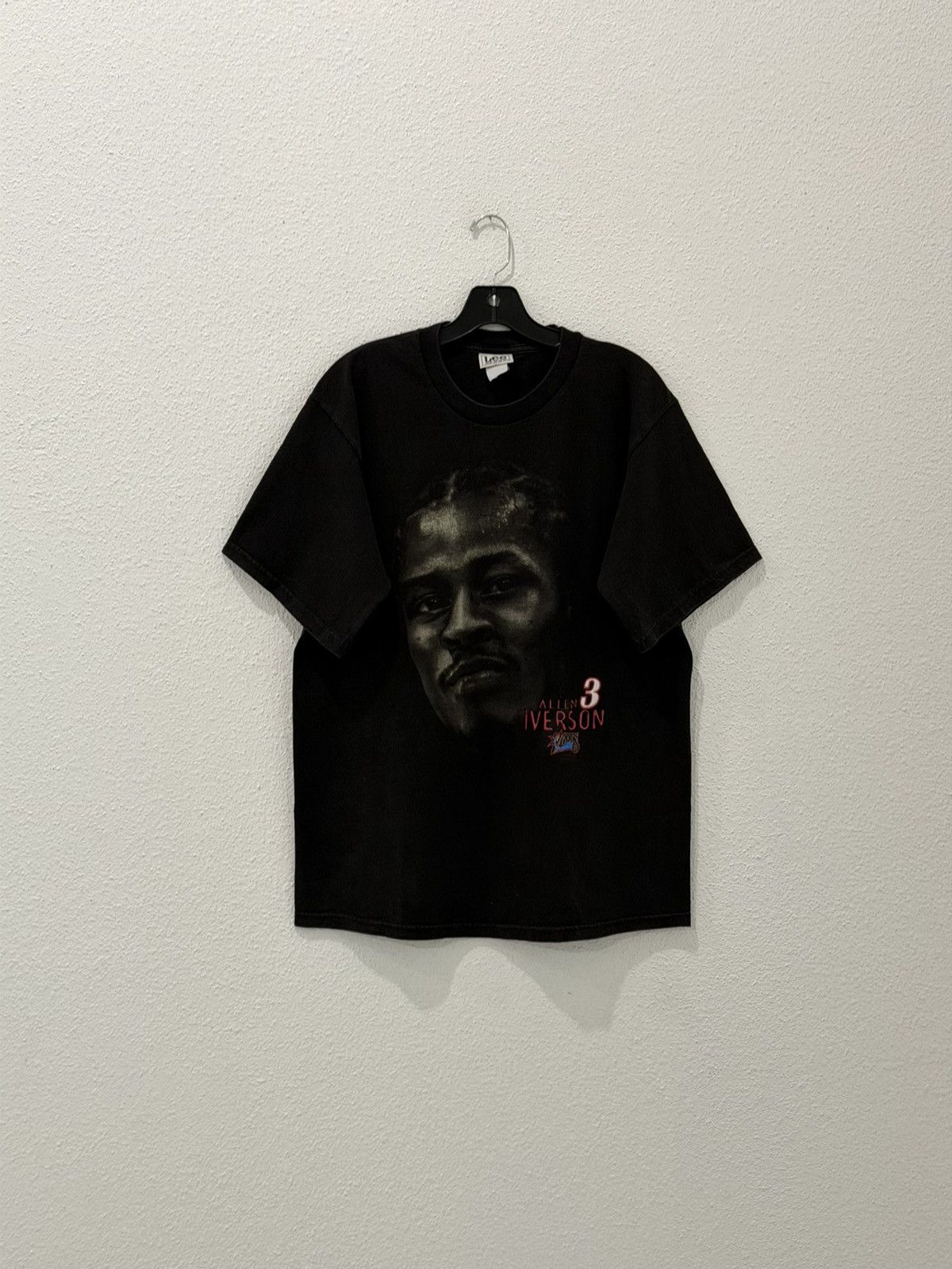 Lee Vintage 90s Allen Iverson Big Face Rap Tee 76ers LeeSport L Size US L / EU 52-54 / 3 - 1 Thumbnail