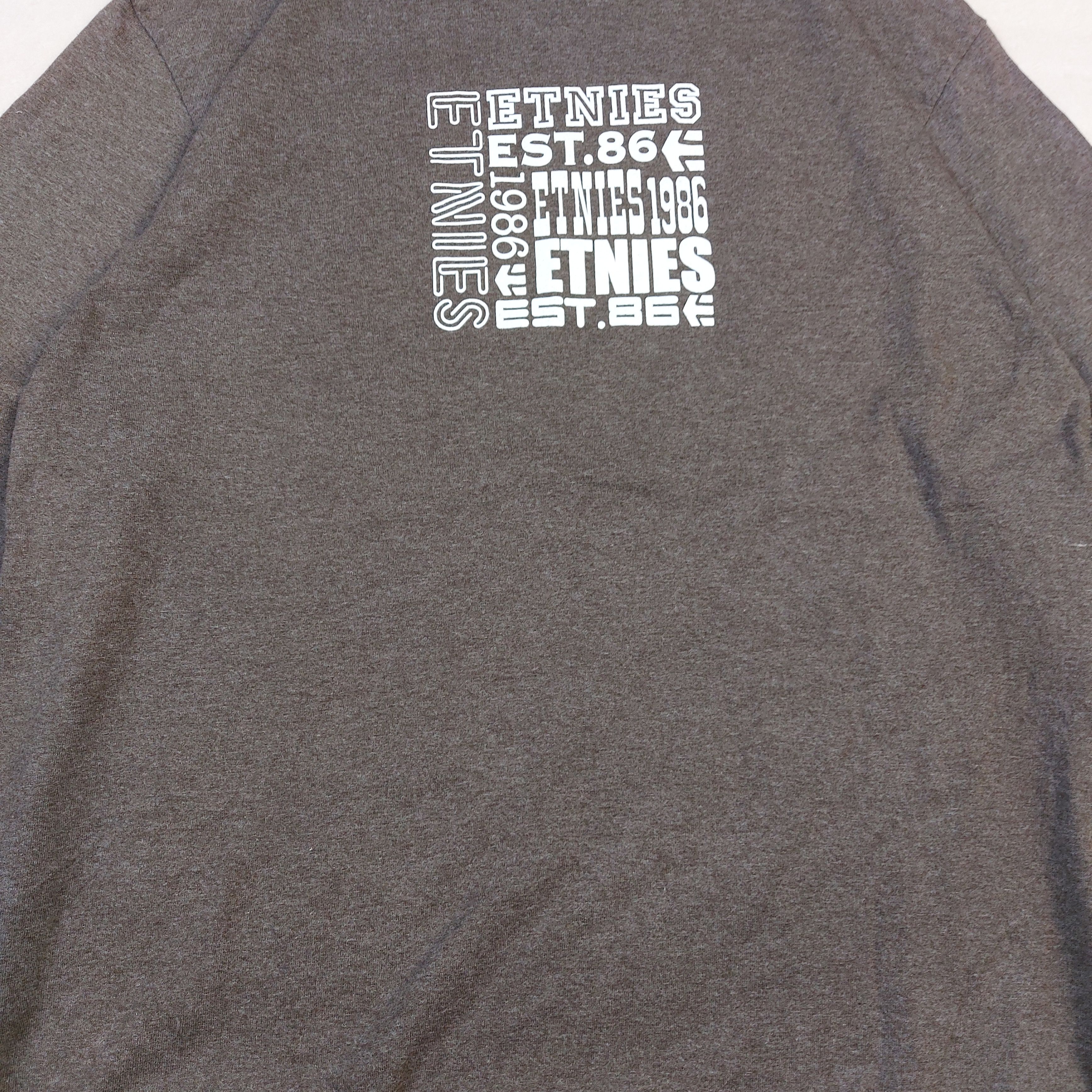 Etnies Vintage 90s Y2K Etnies Skateboards EST 1986 Long Sleeve TEE Size US L / EU 52-54 / 3 - 3 Thumbnail