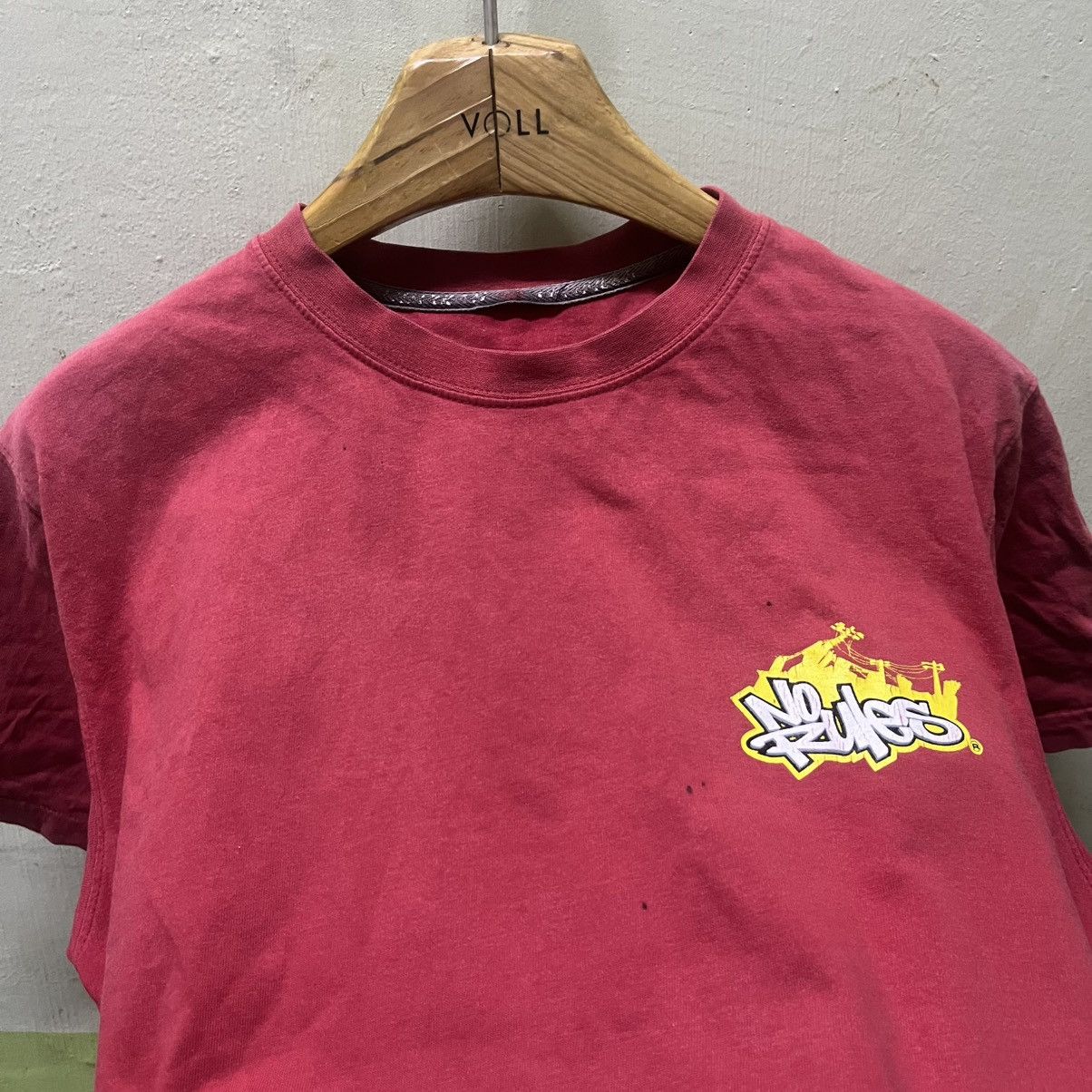 Santa Cruz Skateboards Rare Distressed Vintage No Rules Skateboard Backhit Tees Size US XS / EU 42 / 0 - 3 Thumbnail