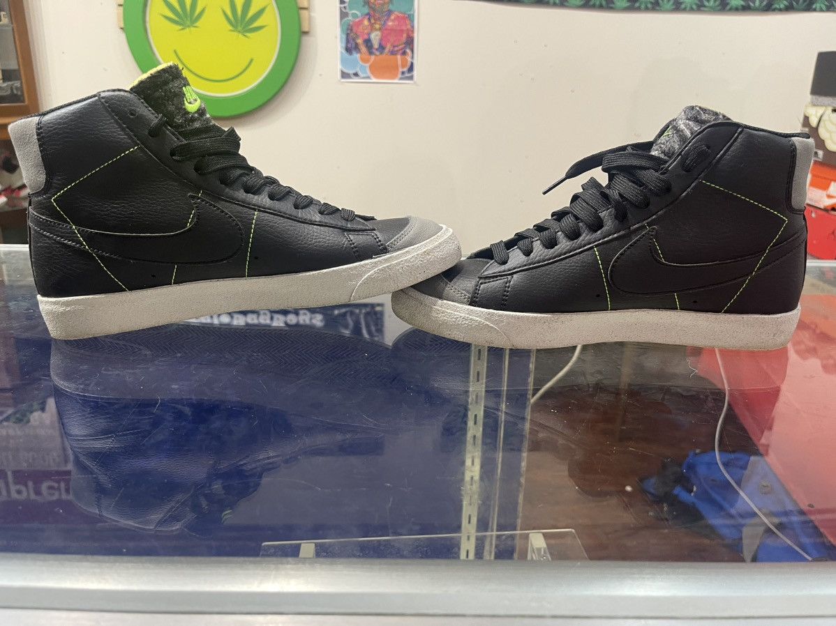 Nike Nike Blazer Mid ‘77 Vintage Black Light Bone Size US 8 / EU 41 - 2 Thumbnail
