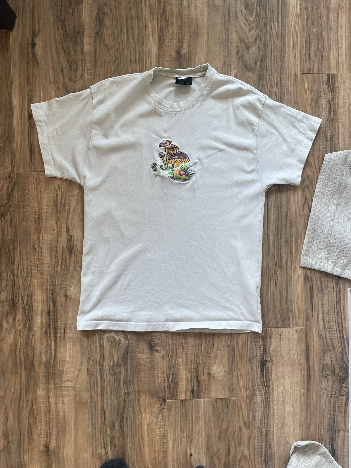 Nike × Vintage Vintage nike mushroom shirt medium Size US M / EU 48-50 / 2 - 1 Thumbnail
