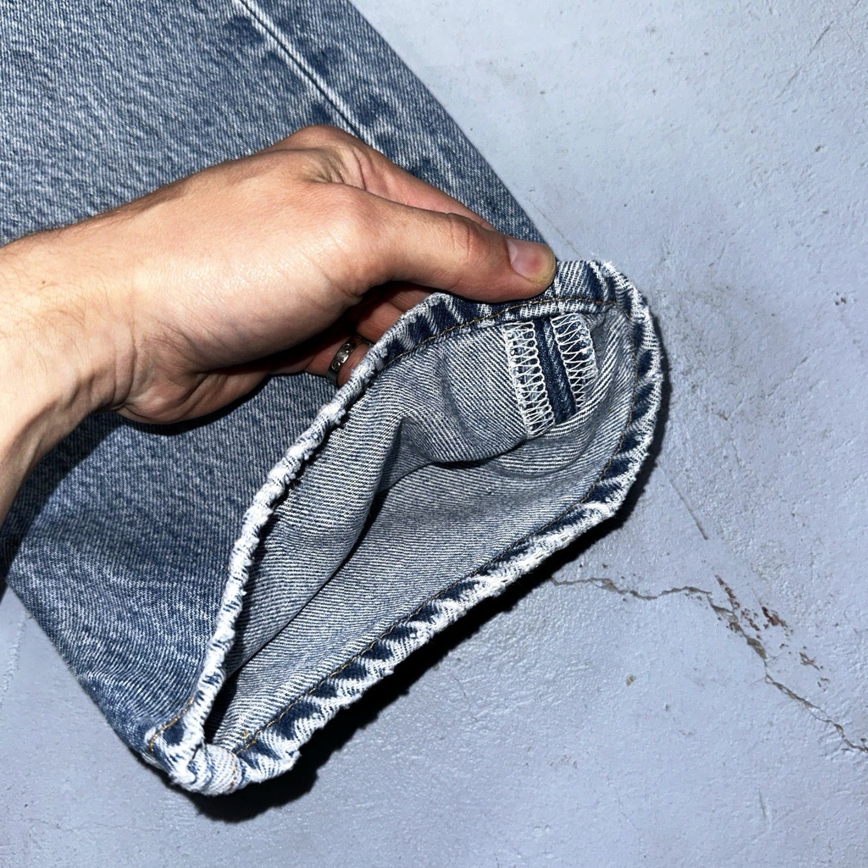Levi's VINTAGE Levi's 501 Jeans Men's Regular Fit Straight Leg 90s Light Wash Denim 34x36 Size US 34 / EU 50 - 4 Thumbnail