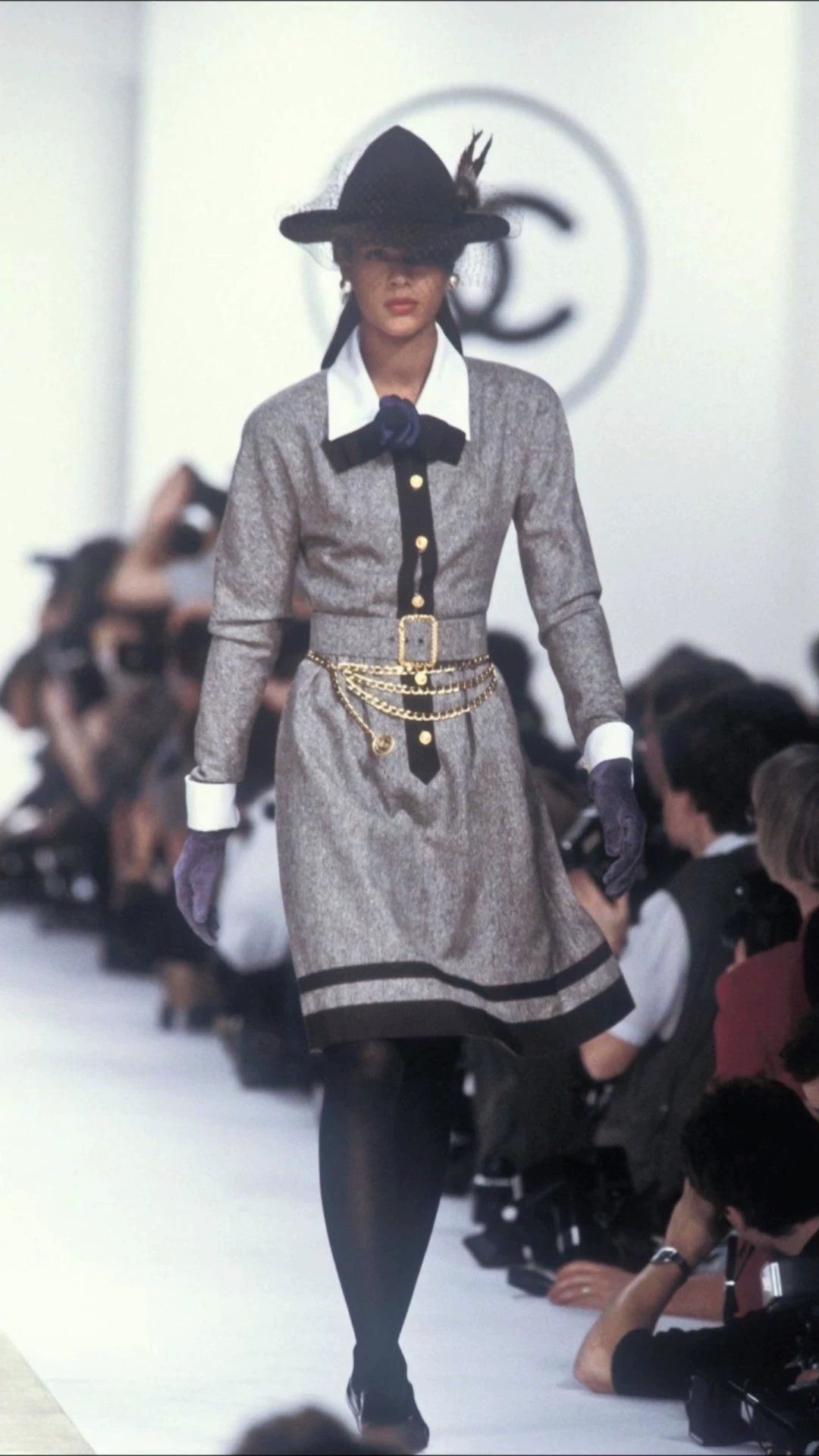 Chanel CHANEL 1988 Vintage White Wool Camellia Belted Dress Set Size M / US 6-8 / IT 42-44 - 1 Thumbnail