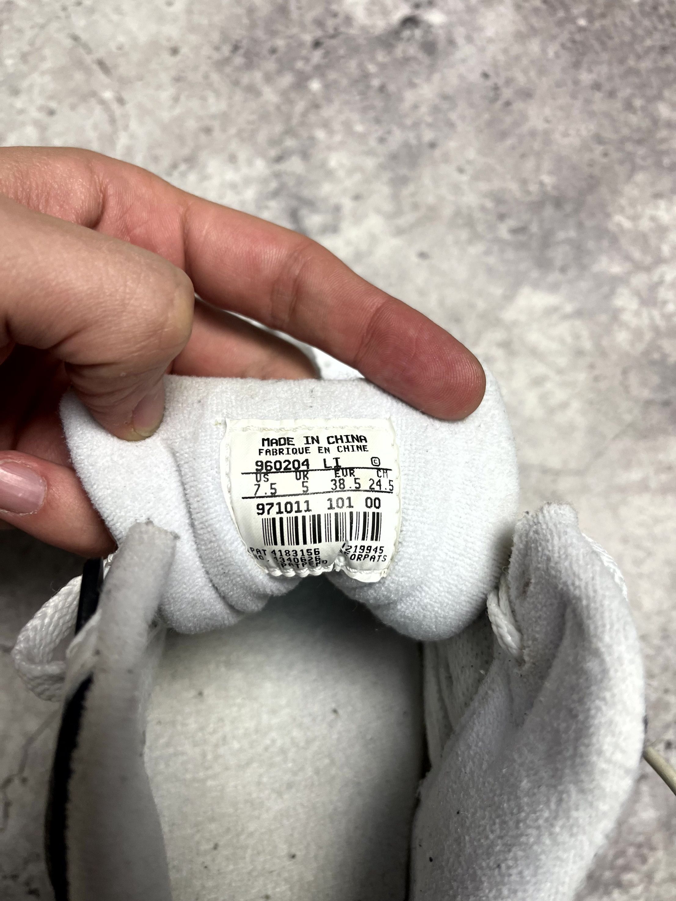Nike Vintage Nike Air High Top White Sneakers Size US 7.5 EU 38.5 Size US 7.5 / IT 37.5 - 12 Thumbnail
