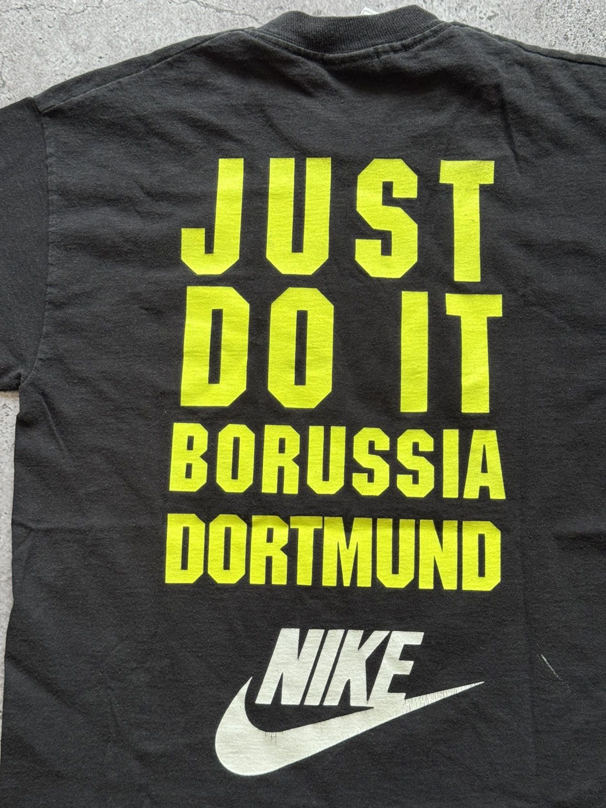 Nike 🔥NIKE BORUSSIA DORTMUND 1995/96 JUST DO IT MERCH T-SHIRT Size US S / EU 44-46 / 1 - 8 Thumbnail