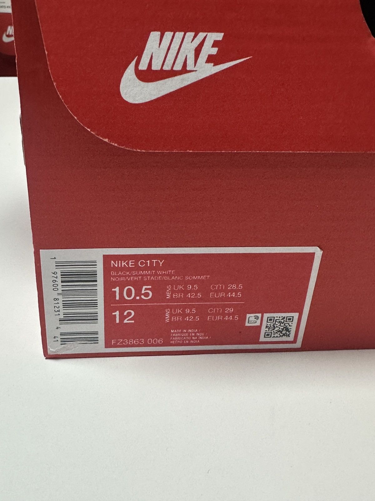 Nike *New Size 10.5 US MEN. Nike C1TY Black Summit/ White. Size US 10.5 / EU 43-44 - 4 Thumbnail