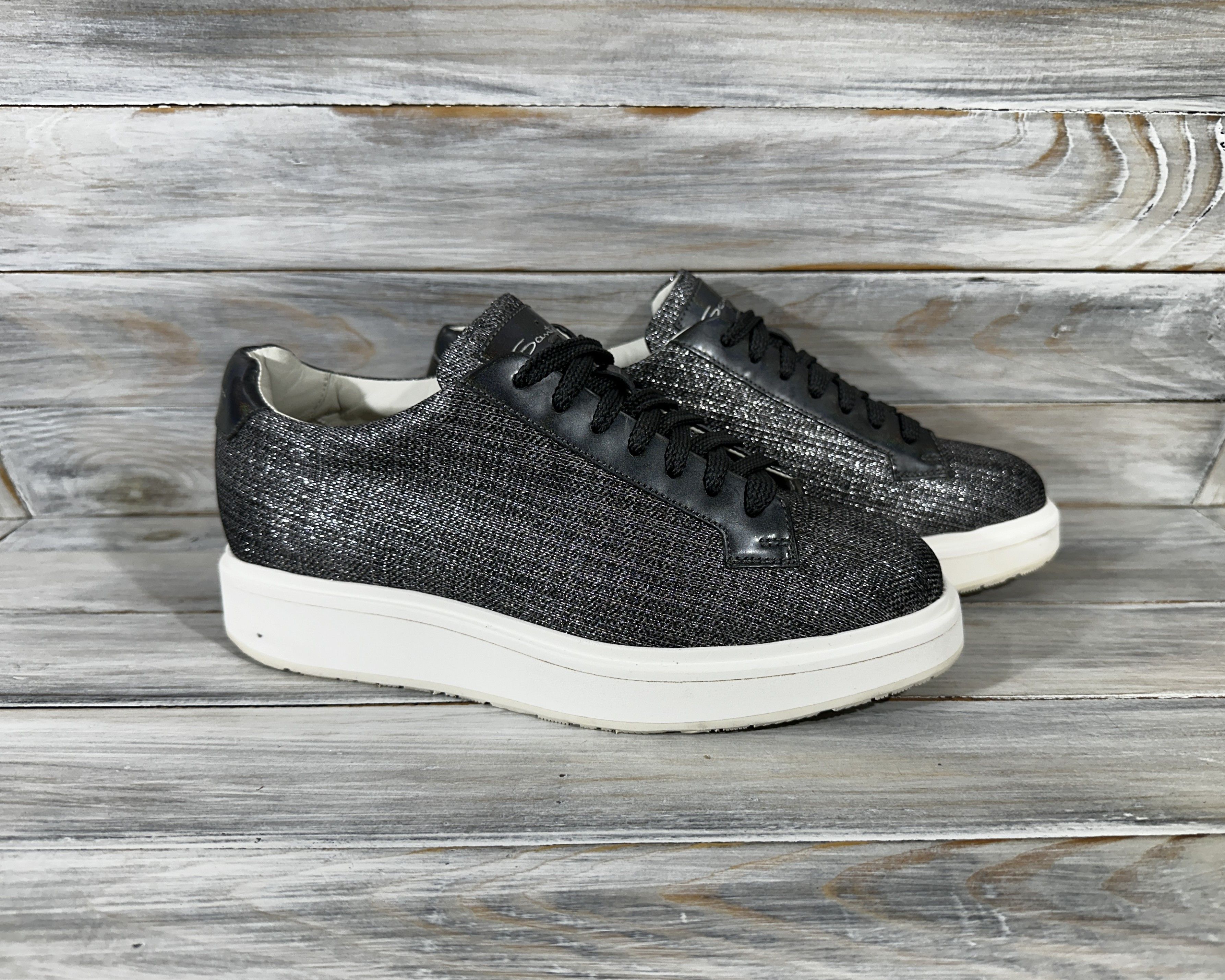 Santoni Santoni Made In Italy Women's Silver Leather Sneakers Luxury Size US 6.5 / IT 36.5 - 14 Thumbnail